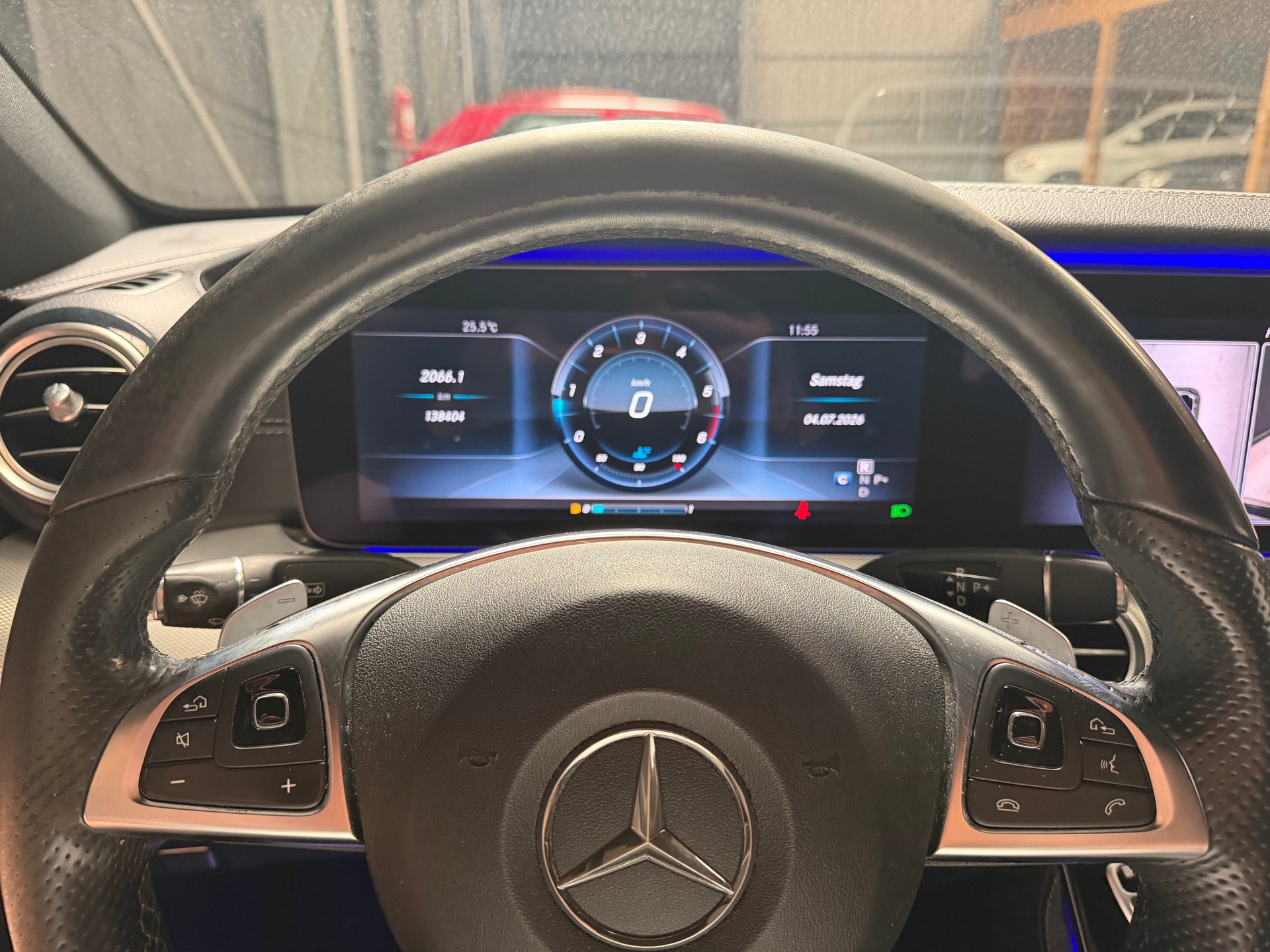 MERCEDES-BENZ E 220 d AMG Line 9G-Tronic-image-11
