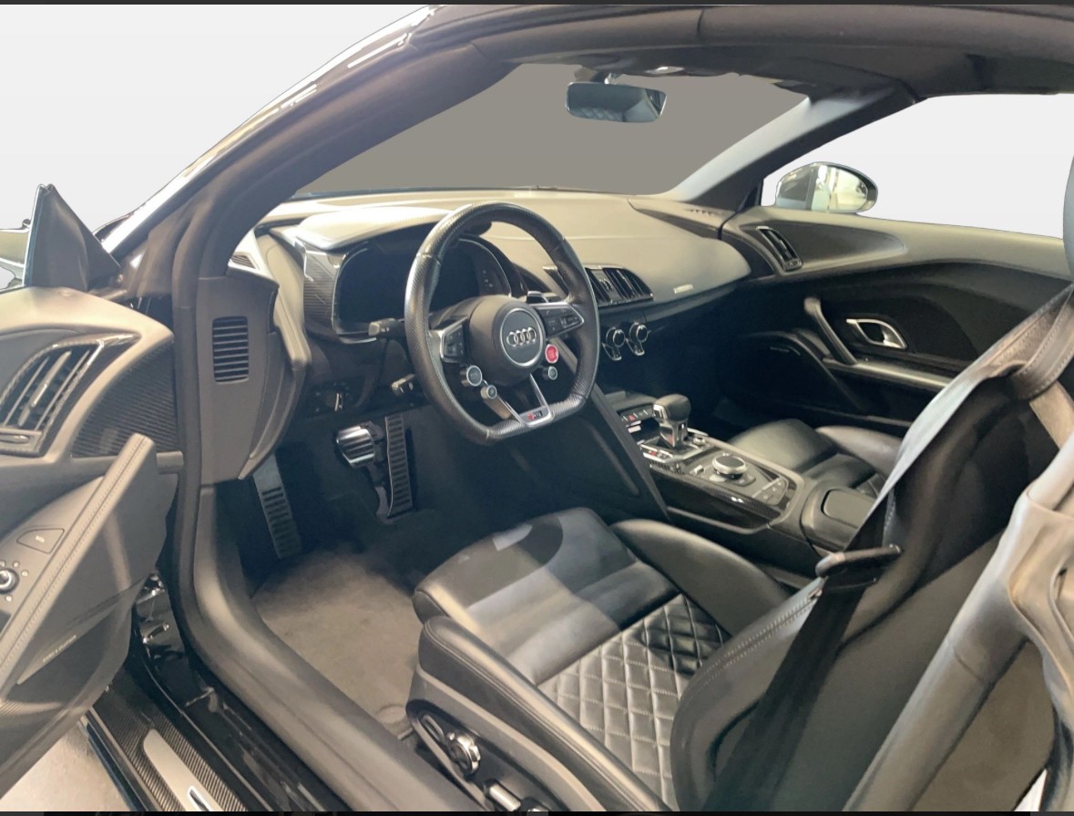 AUDI R8 Spyder performance S-Tronic quattro-image-9