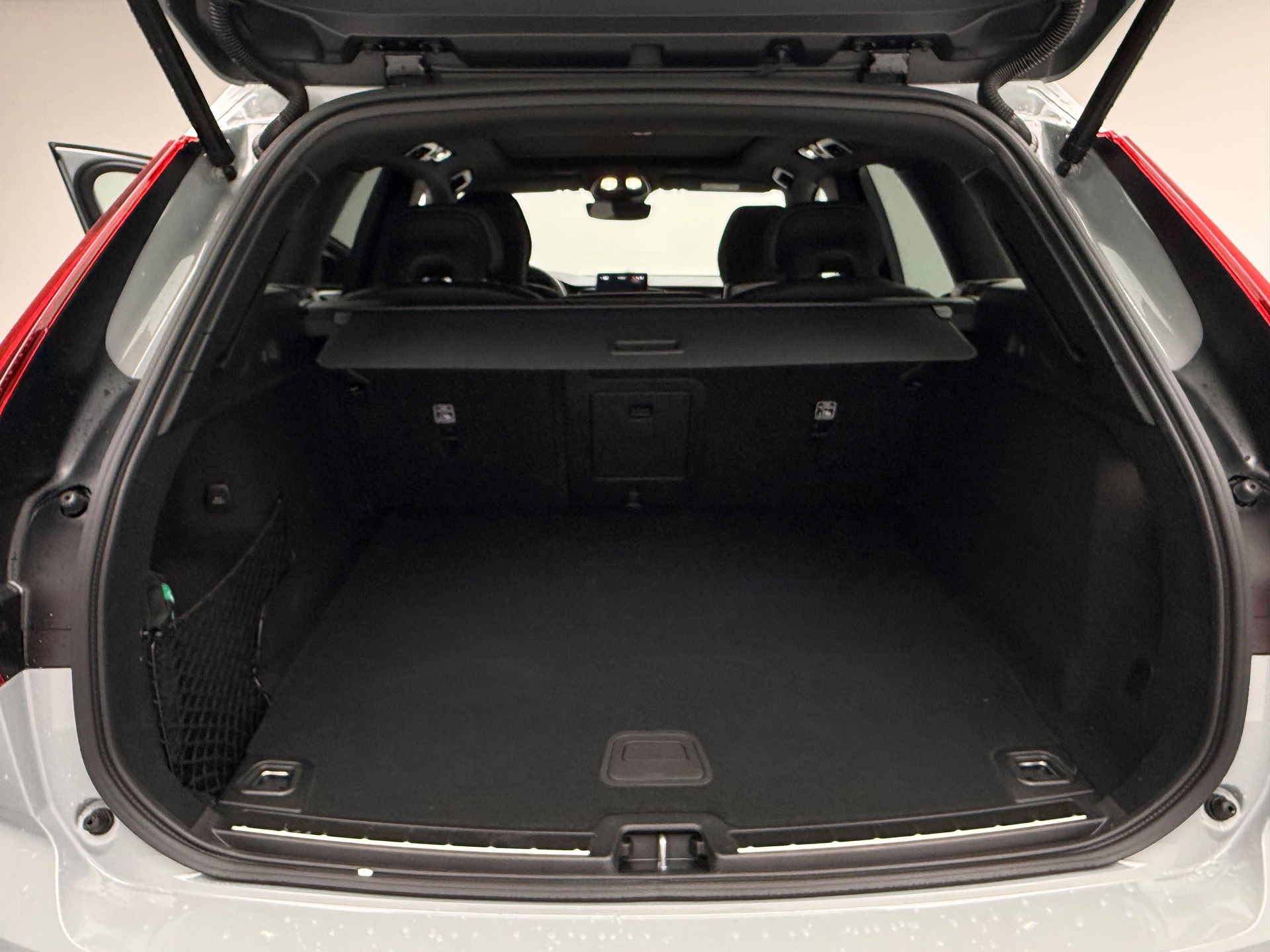 VOLVO XC60 2.0 T6 TE Black Edition eAWD-image-15