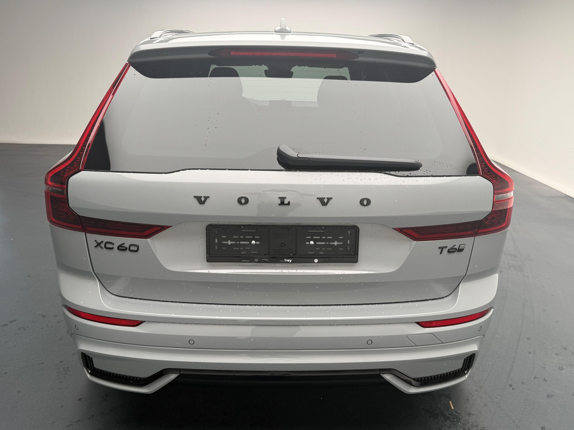 VOLVO XC60 2.0 T6 TE Black Edition eAWD-image-4