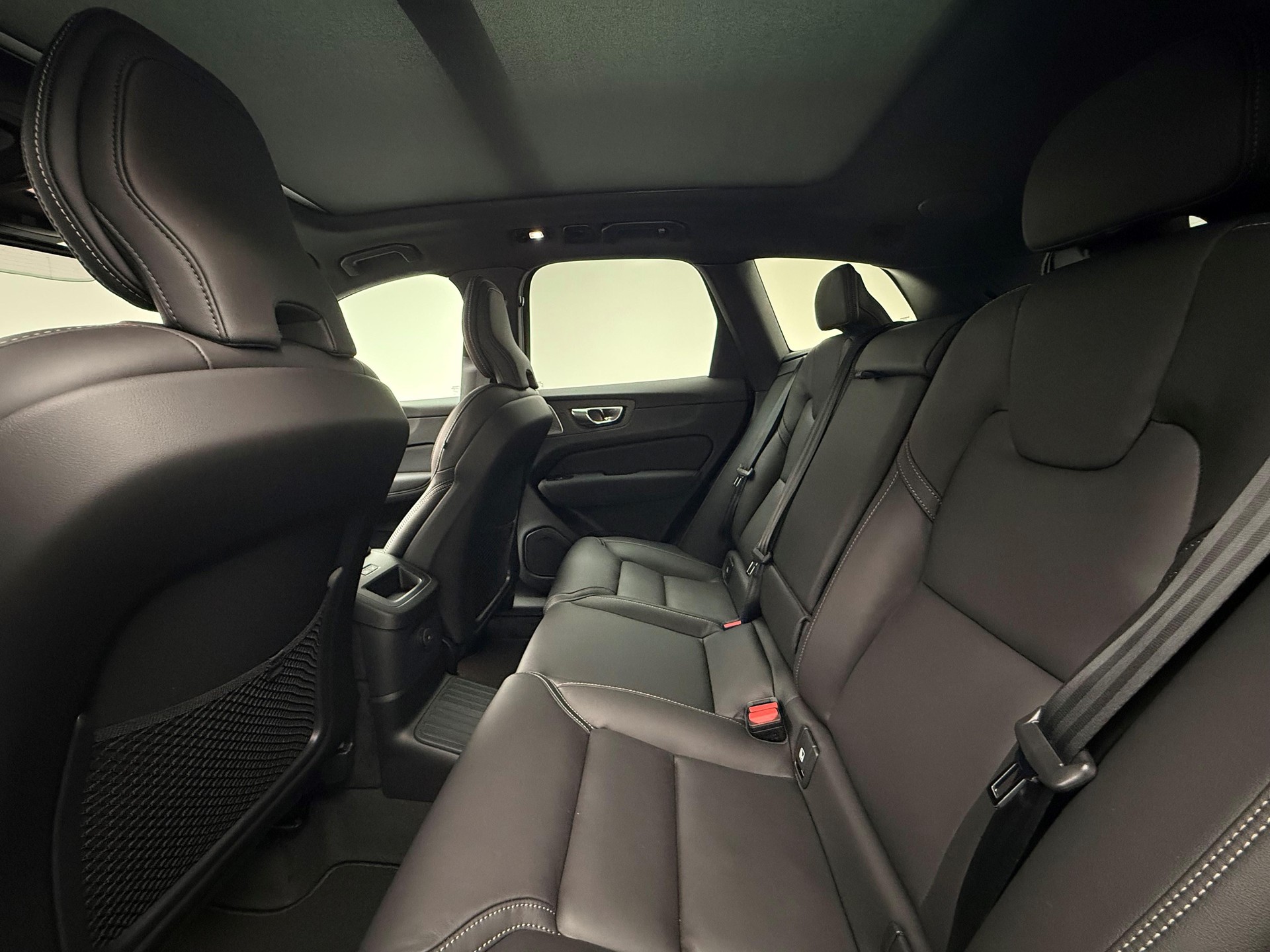 VOLVO XC60 2.0 T6 TE Black Edition eAWD-image-14