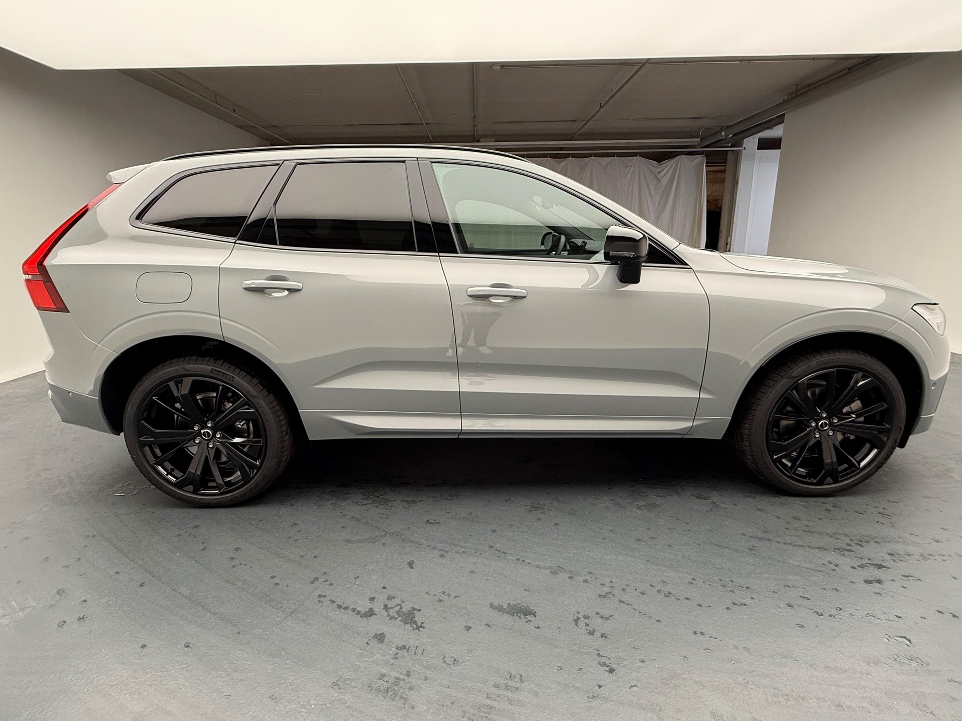 VOLVO XC60 2.0 T6 TE Black Edition eAWD-image-6