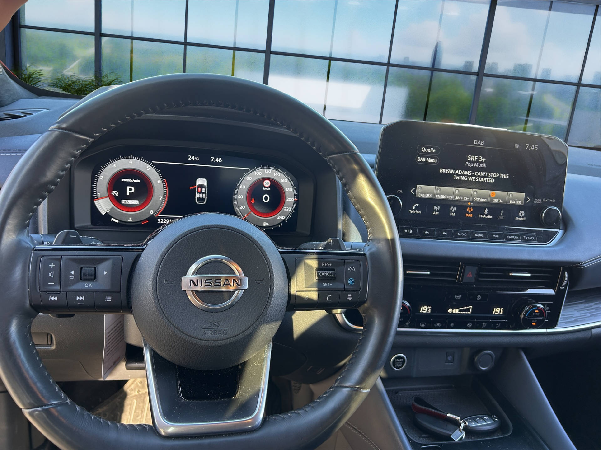 NISSAN Qashqai 1.3 DIG-T Tekna 4x4-image-9