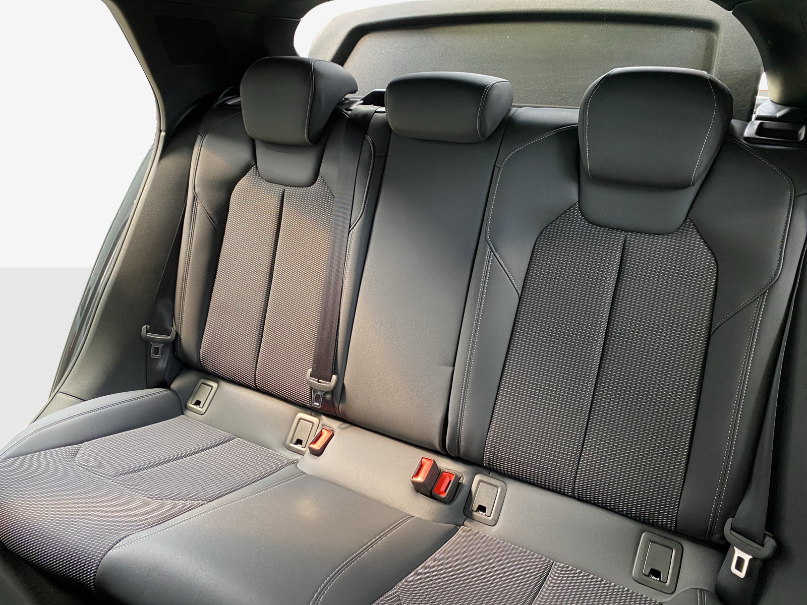 AUDI A1 Sportback 30 TFSI S Line Attraction S-tronic-image-11