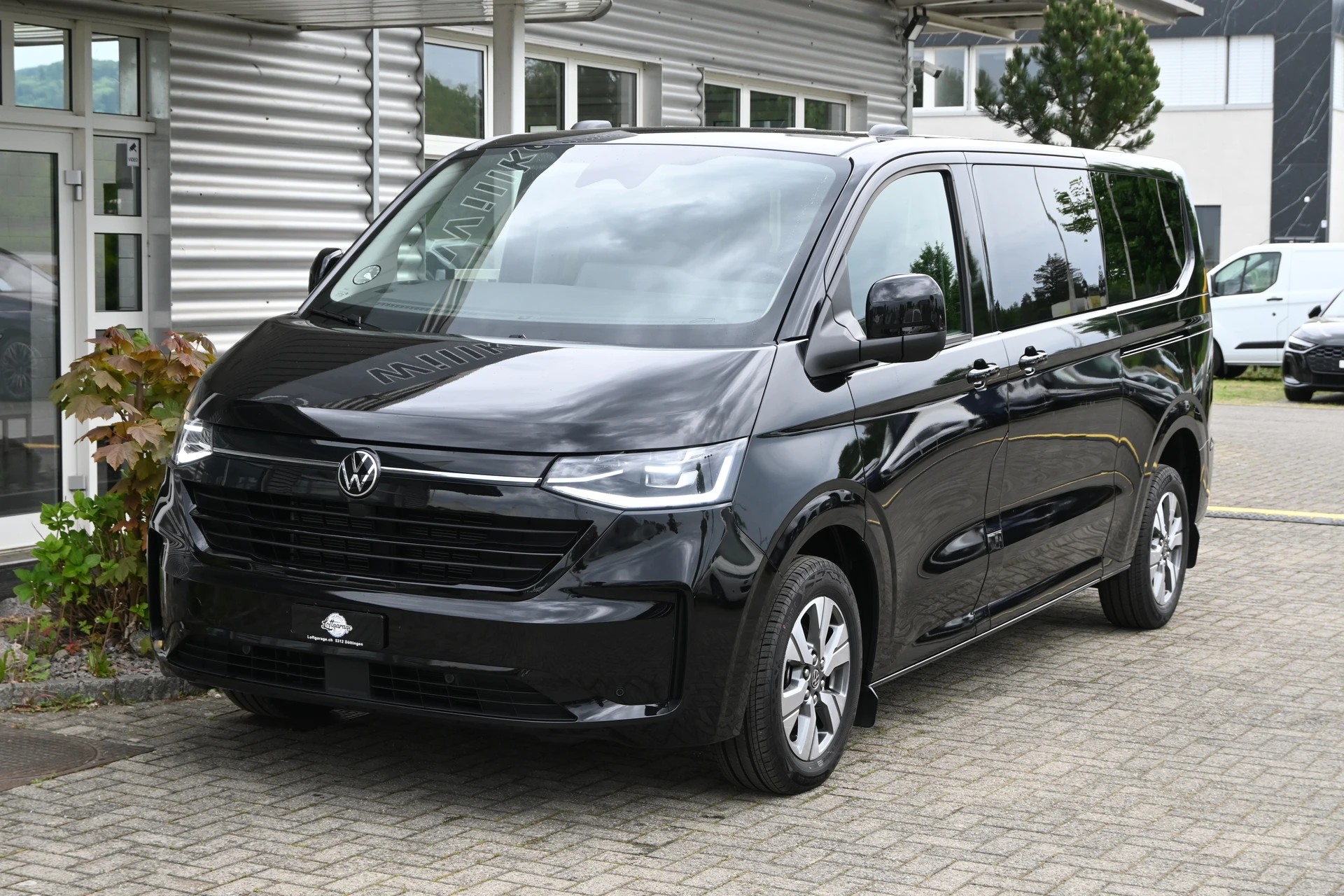 VW Caravelle 2.0 TDI Style LWB Automat 8-Plätzer 170PS + AHK 2500kg + Standheizung-image-1