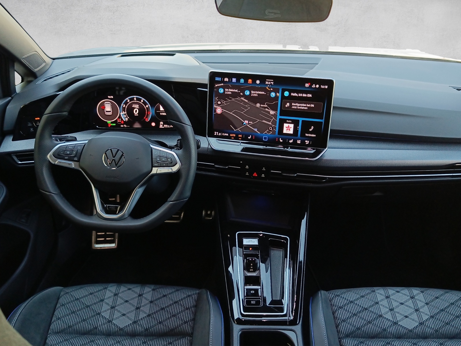 VW Golf VIII Variant 1.5 eTSI R-Line DSG*8-Fach Räder*AHK*-image-11