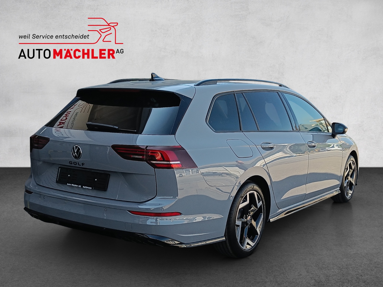 VW Golf VIII Variant 1.5 eTSI R-Line DSG*8-Fach Räder*AHK*-image-4
