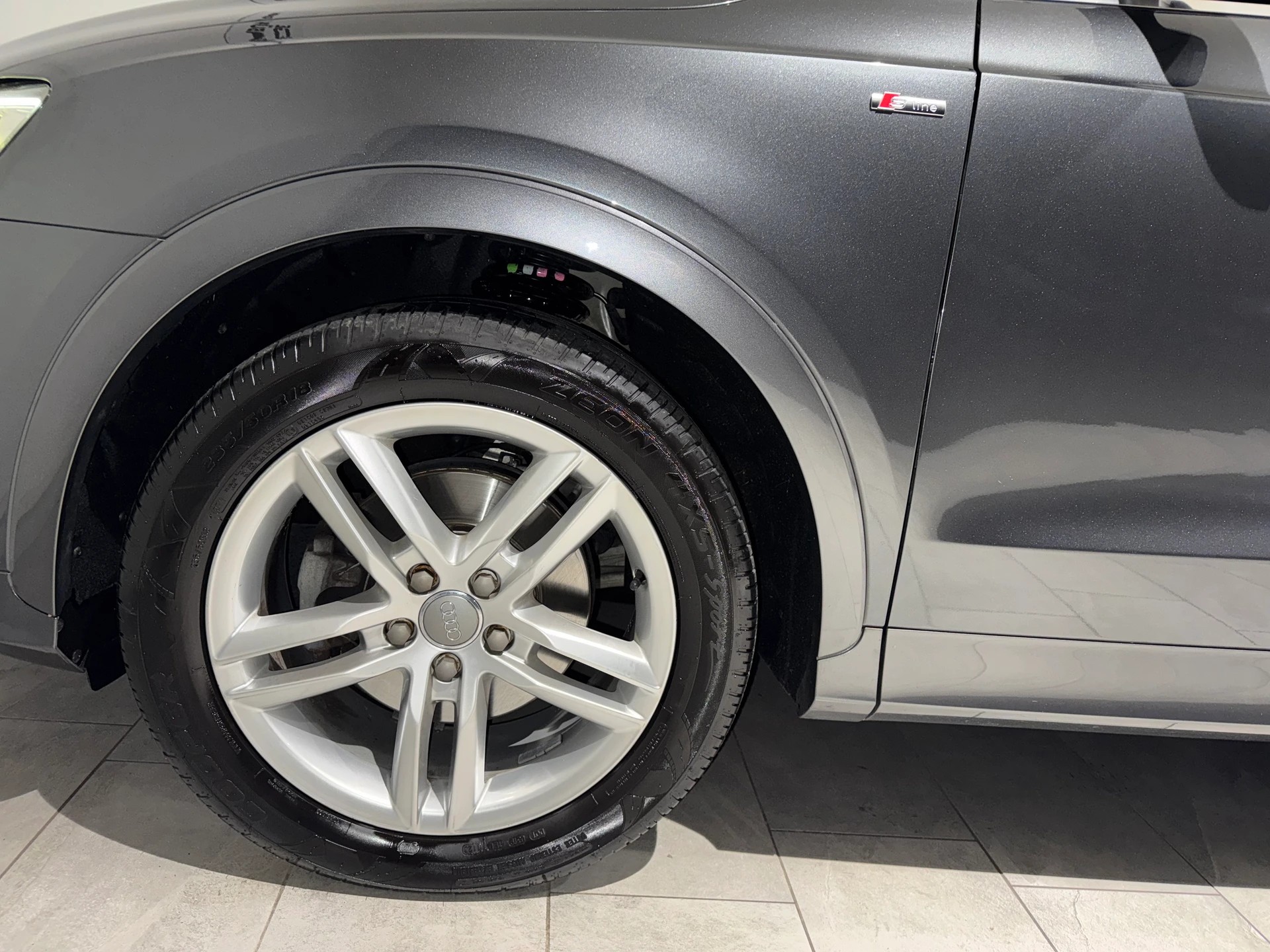 AUDI AUDI Q3 2.0 TDI quattro S-tronic | CH |-image-9