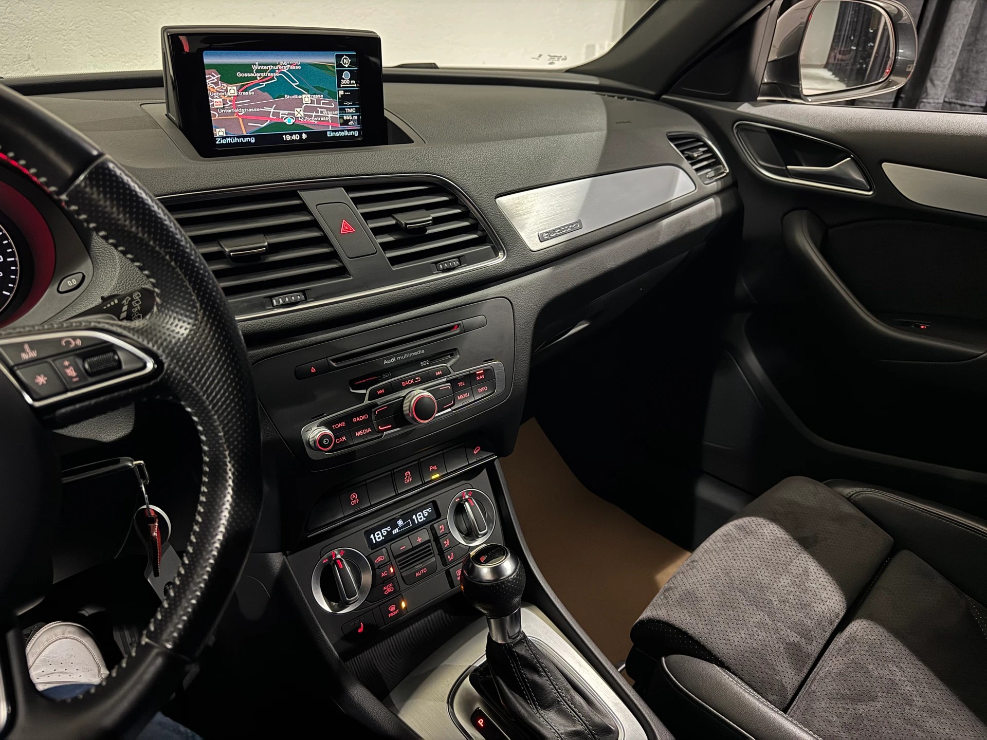 AUDI AUDI Q3 2.0 TDI quattro S-tronic | CH |-image-16