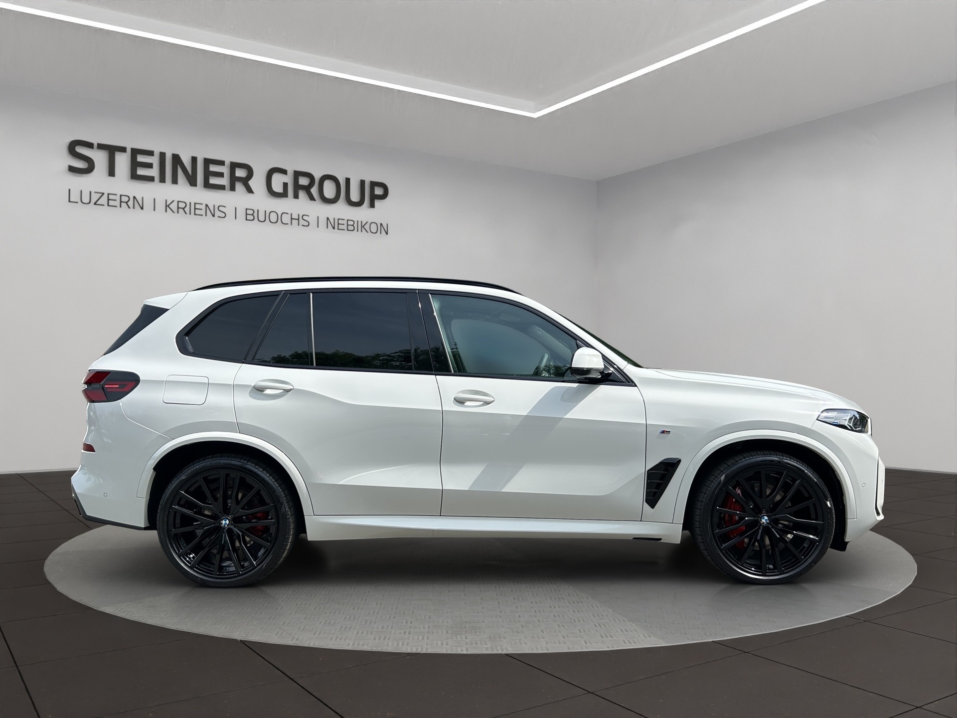 BMW X5 xDrive 48V 40d M Sport Pro Steptronic-showroom-element-3