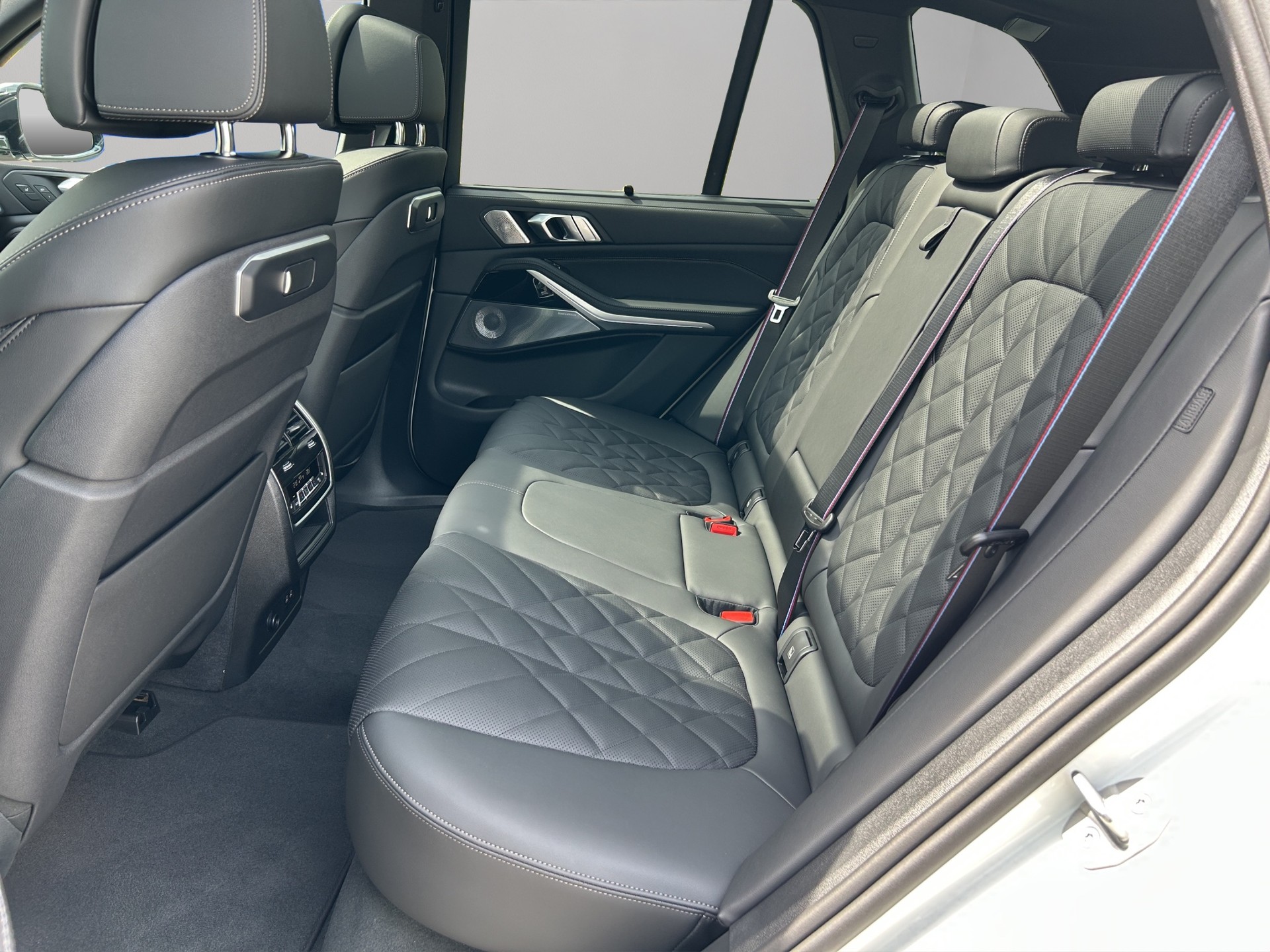 BMW X5 xDrive 48V 40d M Sport Pro Steptronic-image-17