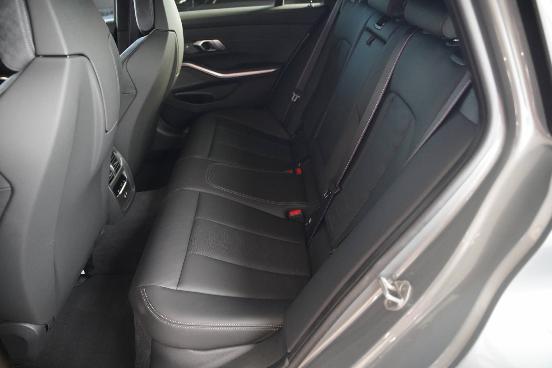 BMW M3 Touring xDrive Competition M LCI-image-10