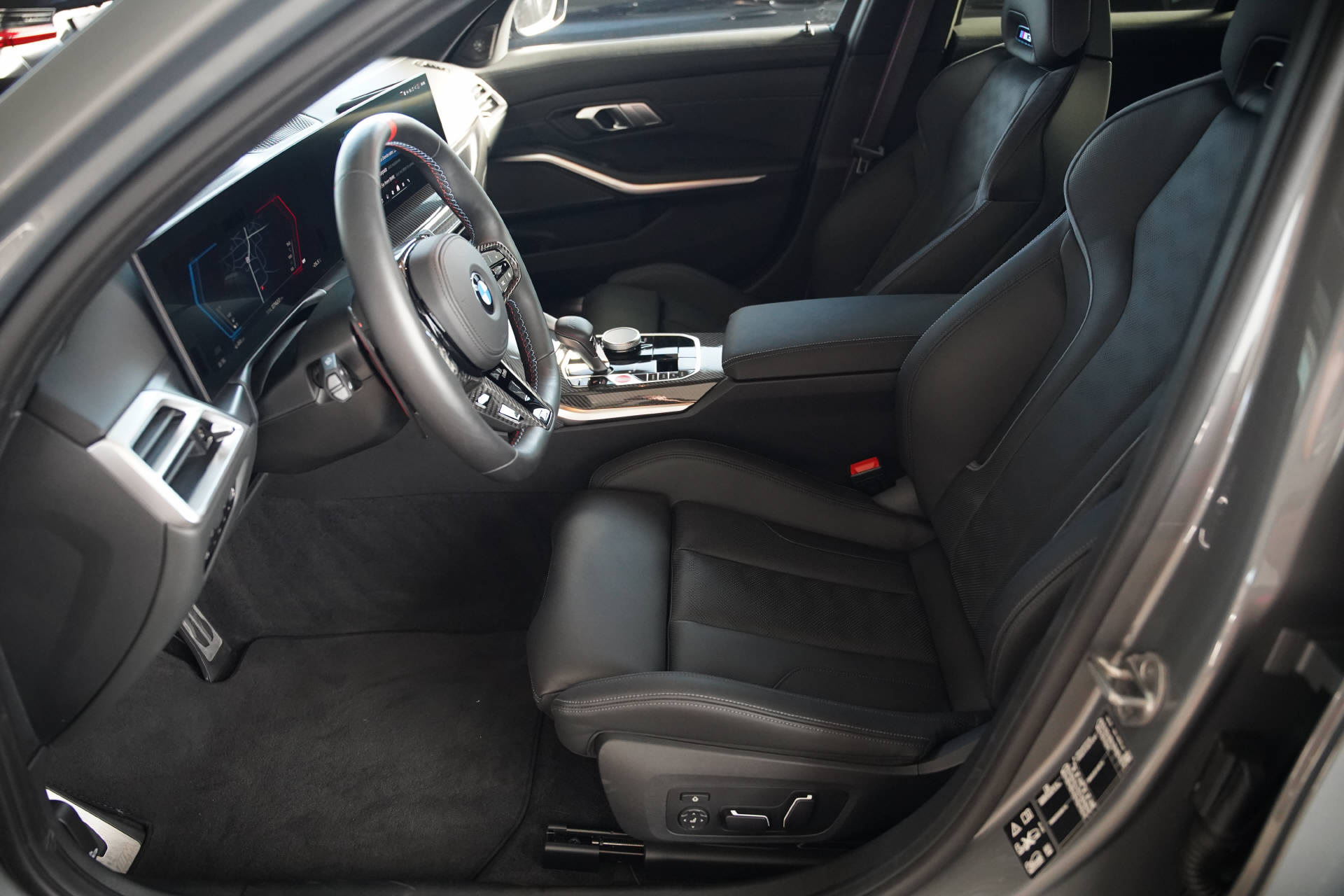 BMW M3 Touring xDrive Competition M LCI-image-7