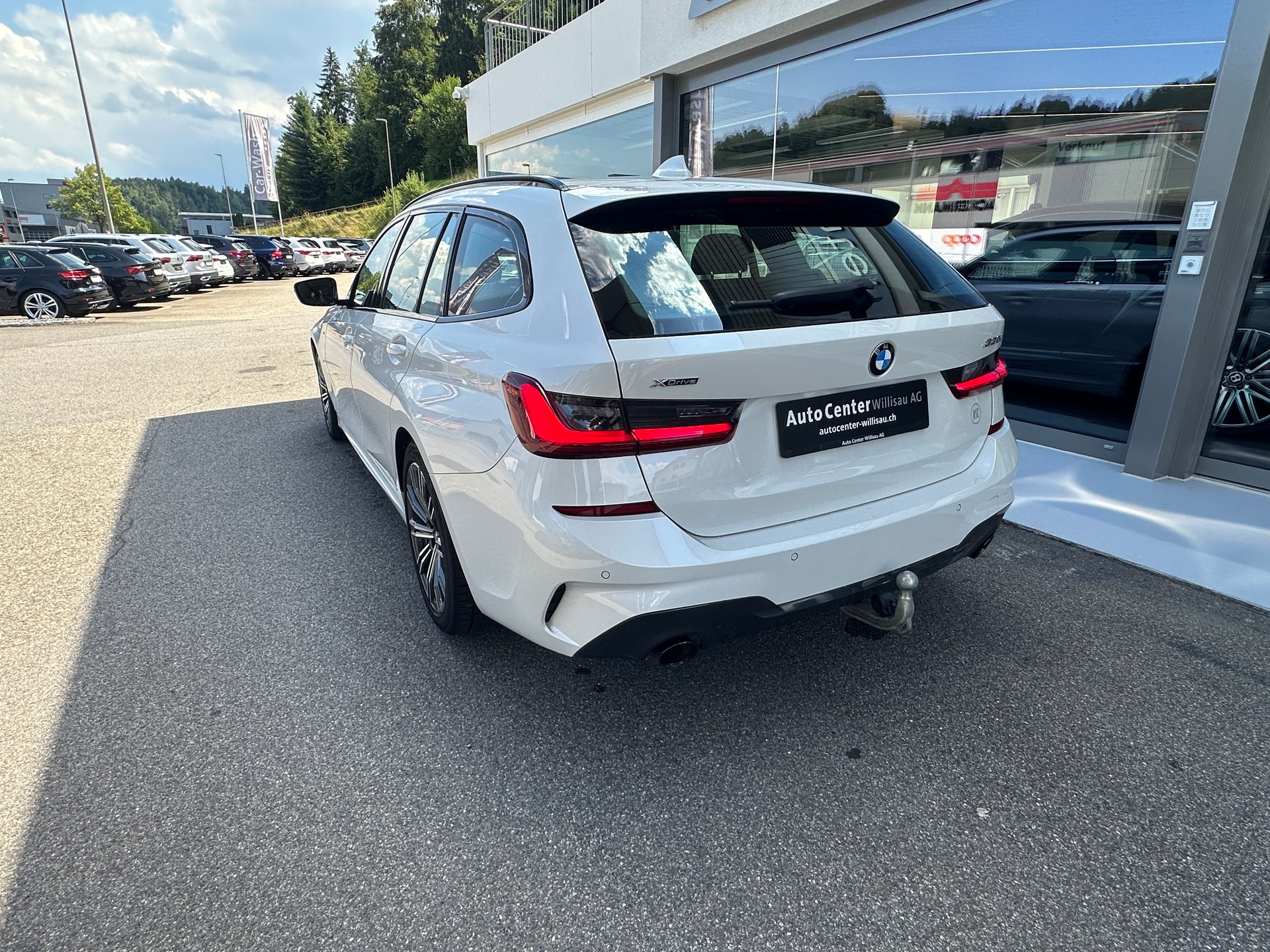 BMW 330i Touring xDrive Steptronic M Sport-image-8