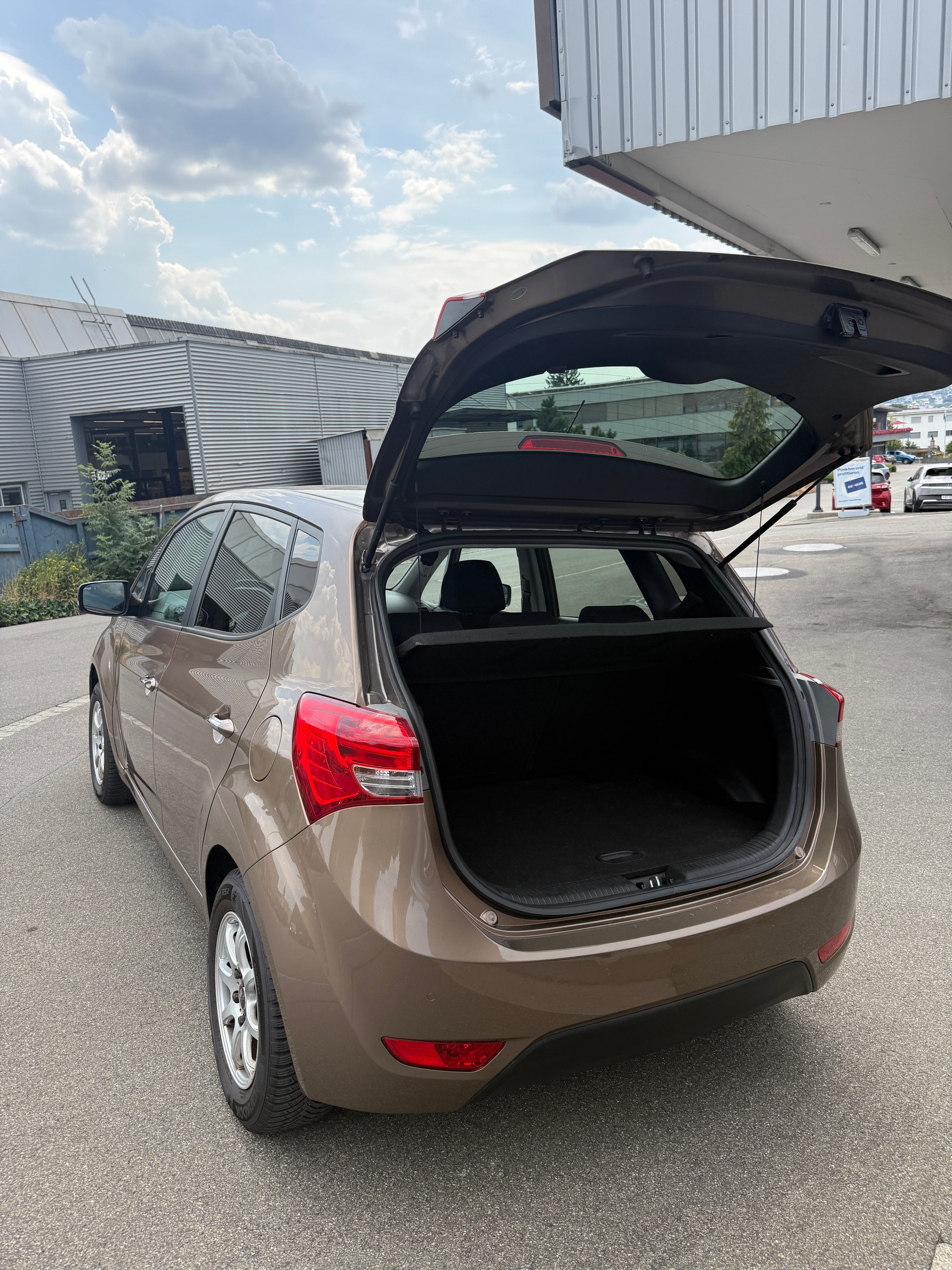 HYUNDAI iX20 1.6 Automatic-image-8