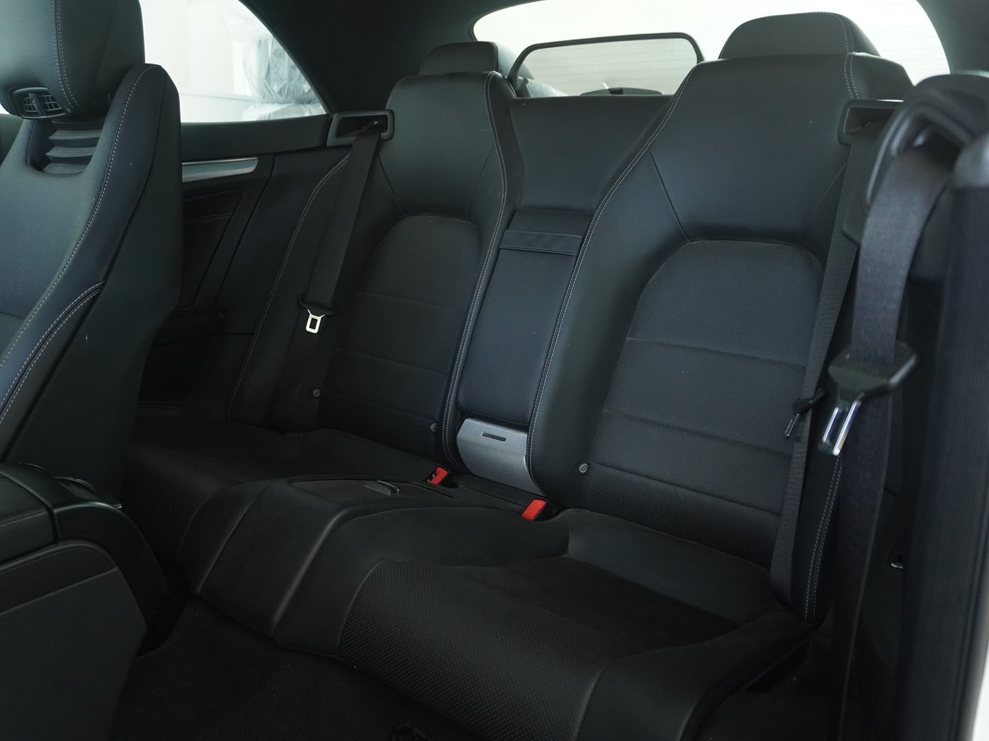 MERCEDES-BENZ E 300 7G-Tronic AMG Line-image-6