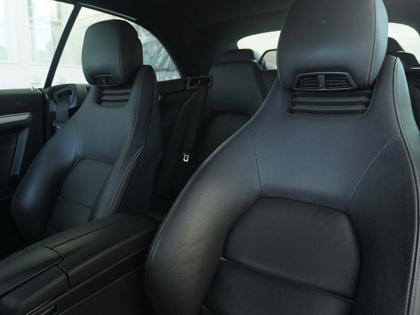 MERCEDES-BENZ E 300 7G-Tronic AMG Line-image-5