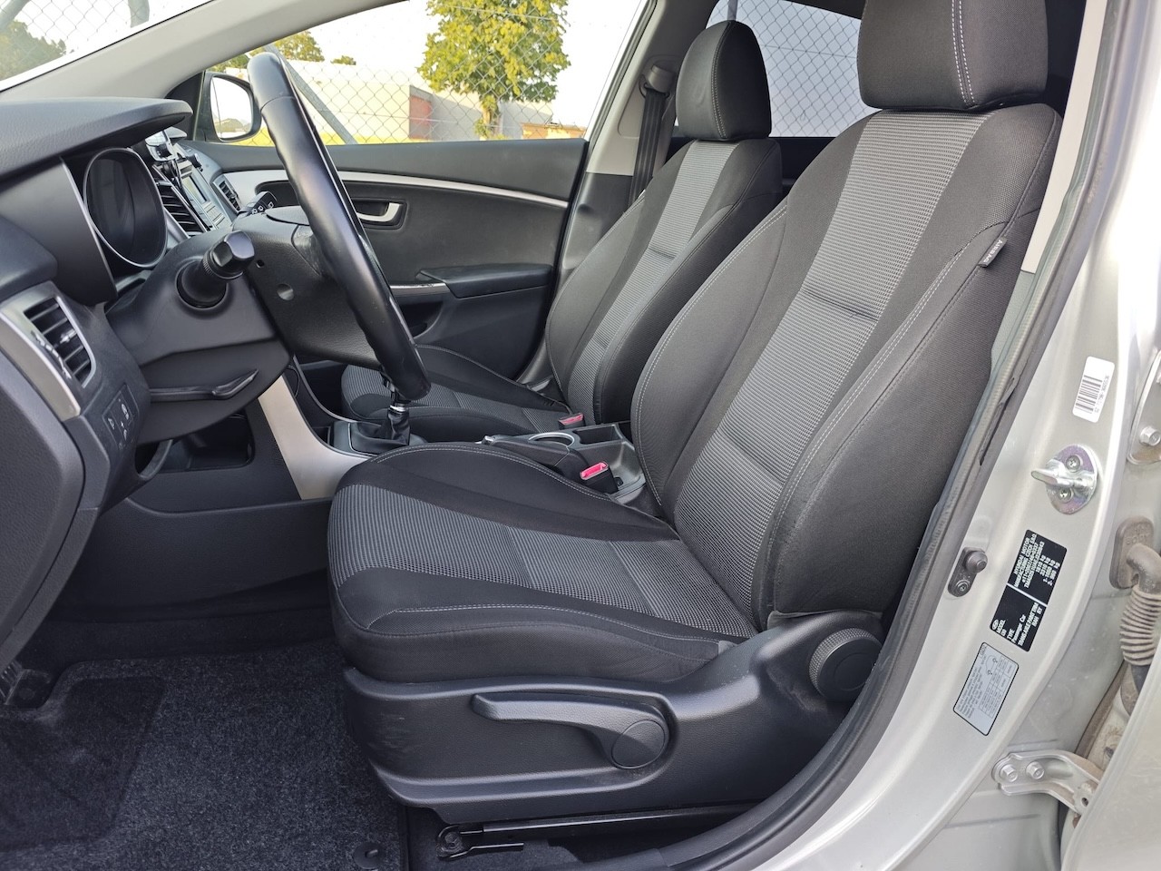 HYUNDAI i30 1.6 CRDi Style-image-12