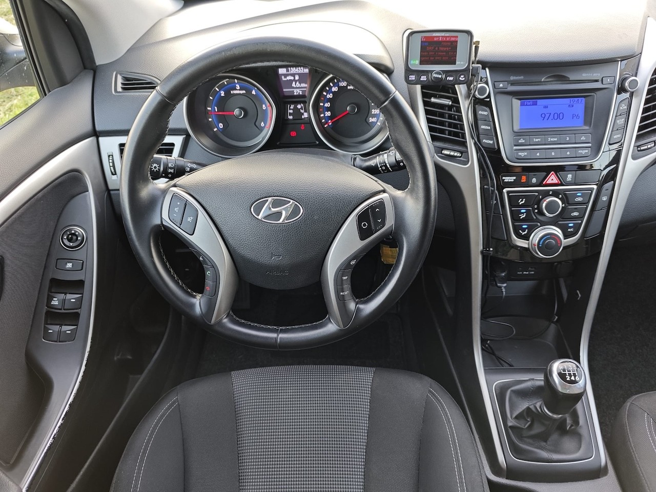 HYUNDAI i30 1.6 CRDi Style-image-14