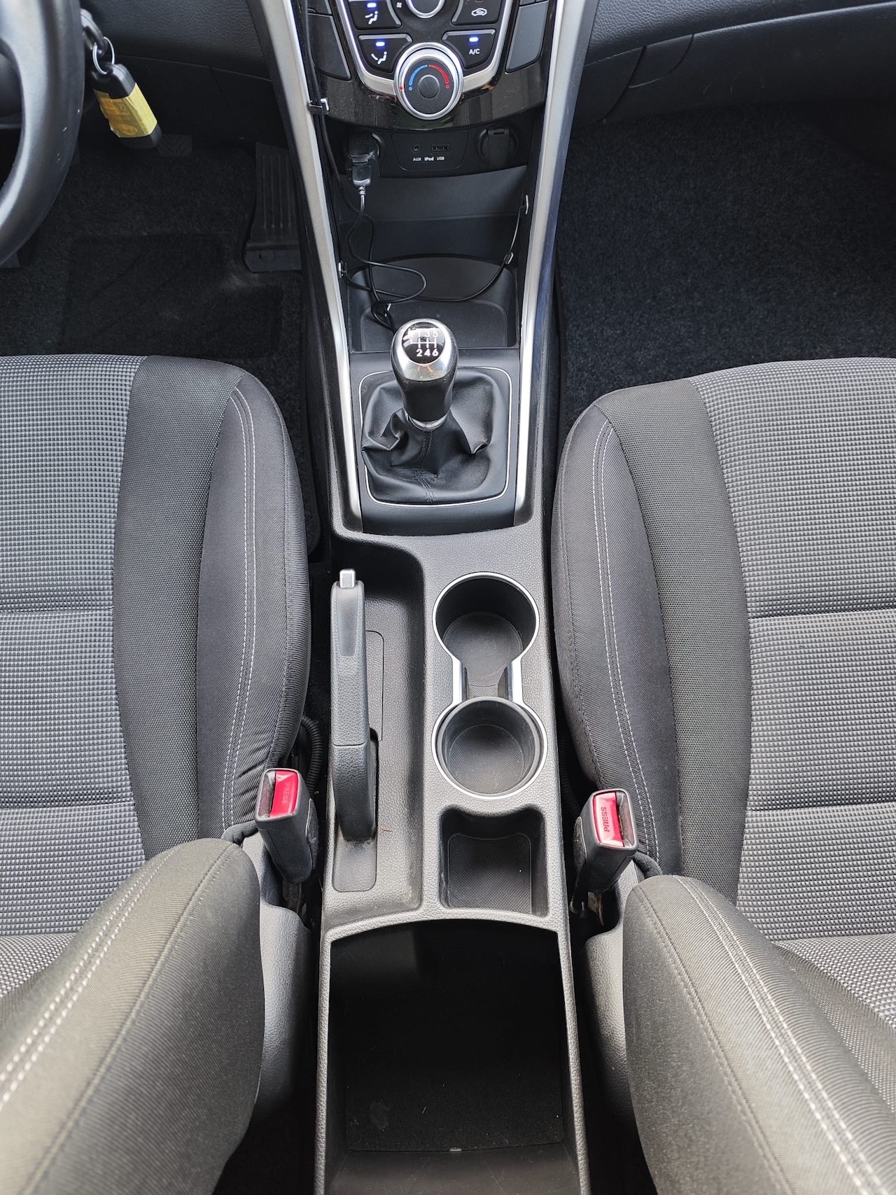HYUNDAI i30 1.6 CRDi Style-image-18