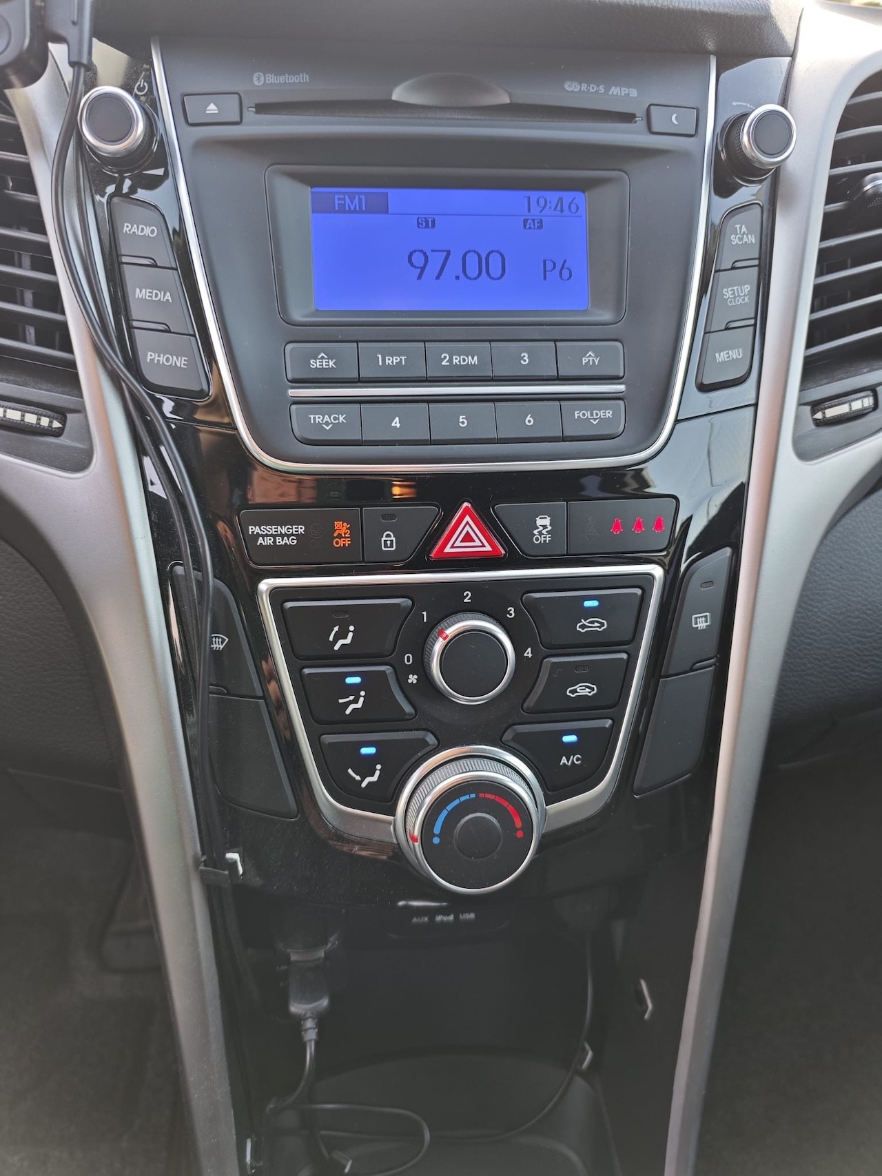 HYUNDAI i30 1.6 CRDi Style-image-17