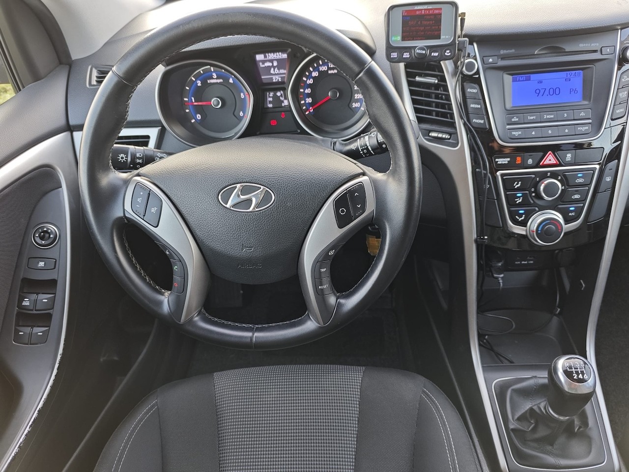HYUNDAI i30 1.6 CRDi Style-image-15