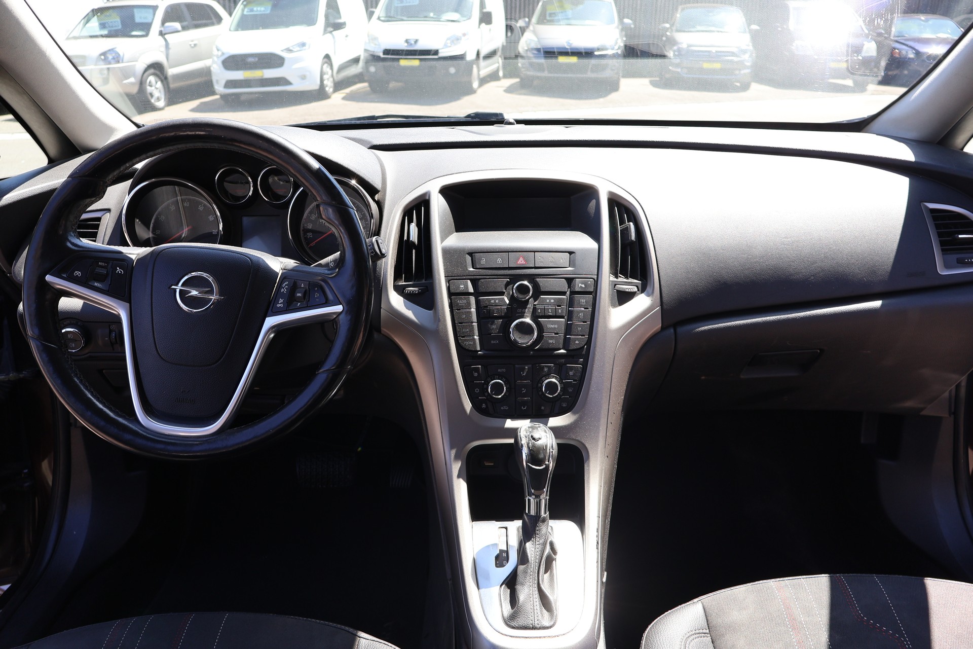 OPEL Astra SportsTourer 1.4i 16V Turbo Automatic-image-9