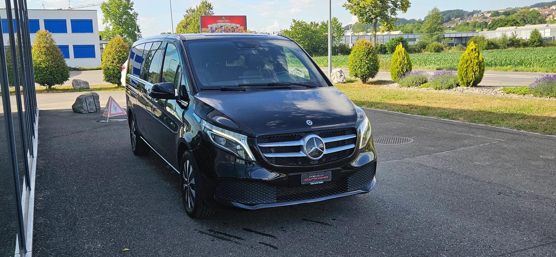 MERCEDES-BENZ V 300 d lang Exclusive 9G-Tronic - 8 Sitze-image-3