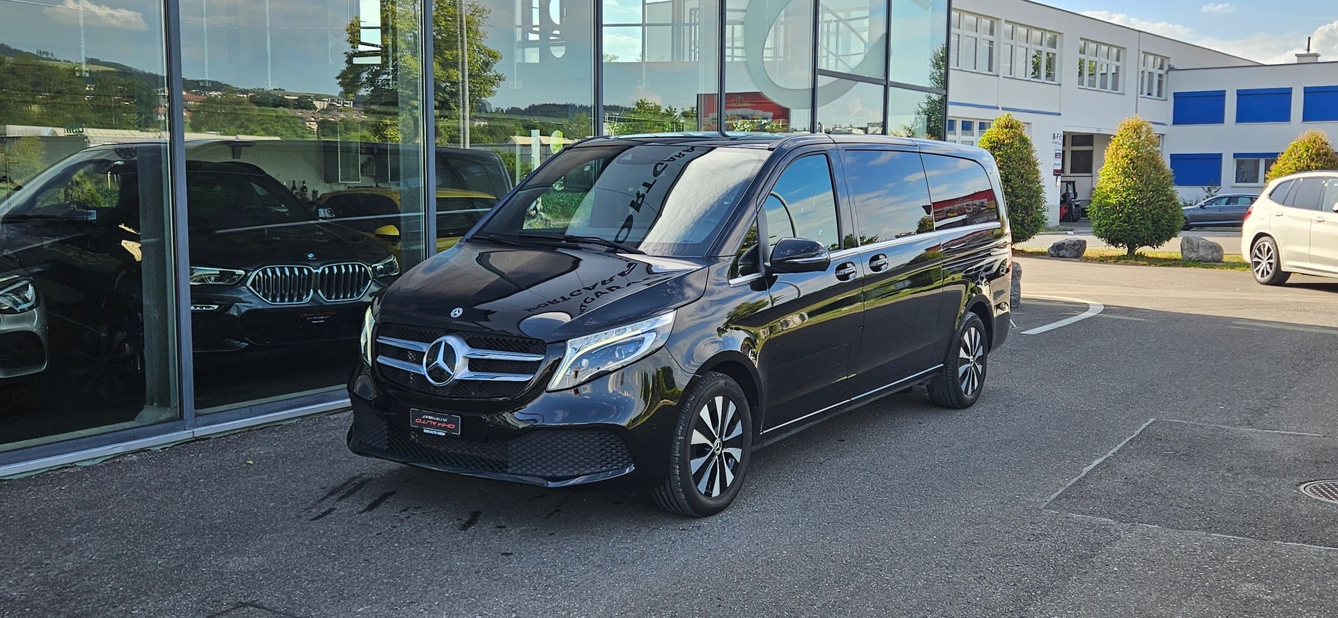 MERCEDES-BENZ V 300 d lang Exclusive 9G-Tronic - 8 Sitze-image-1