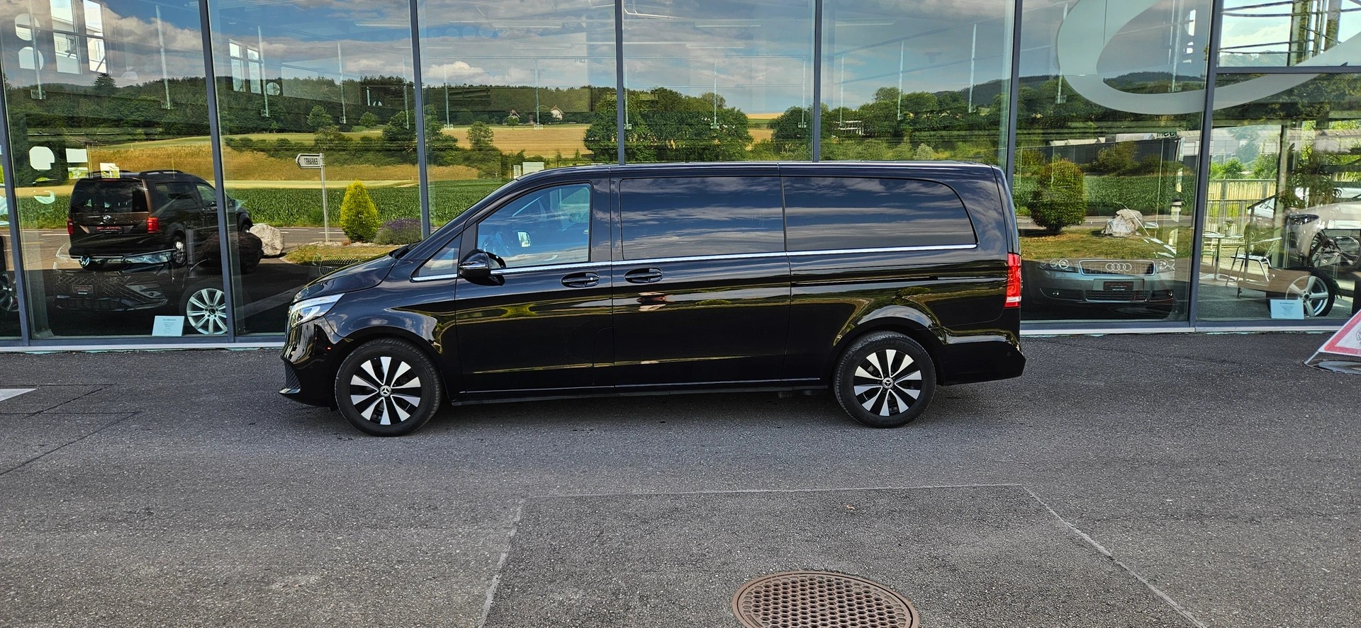 MERCEDES-BENZ V 300 d lang Exclusive 9G-Tronic - 8 Sitze-image-0