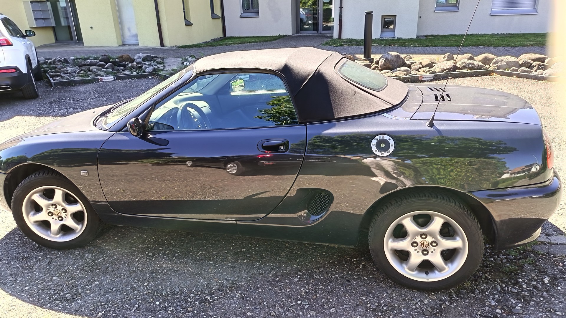MG MGF 1.8i-image-0