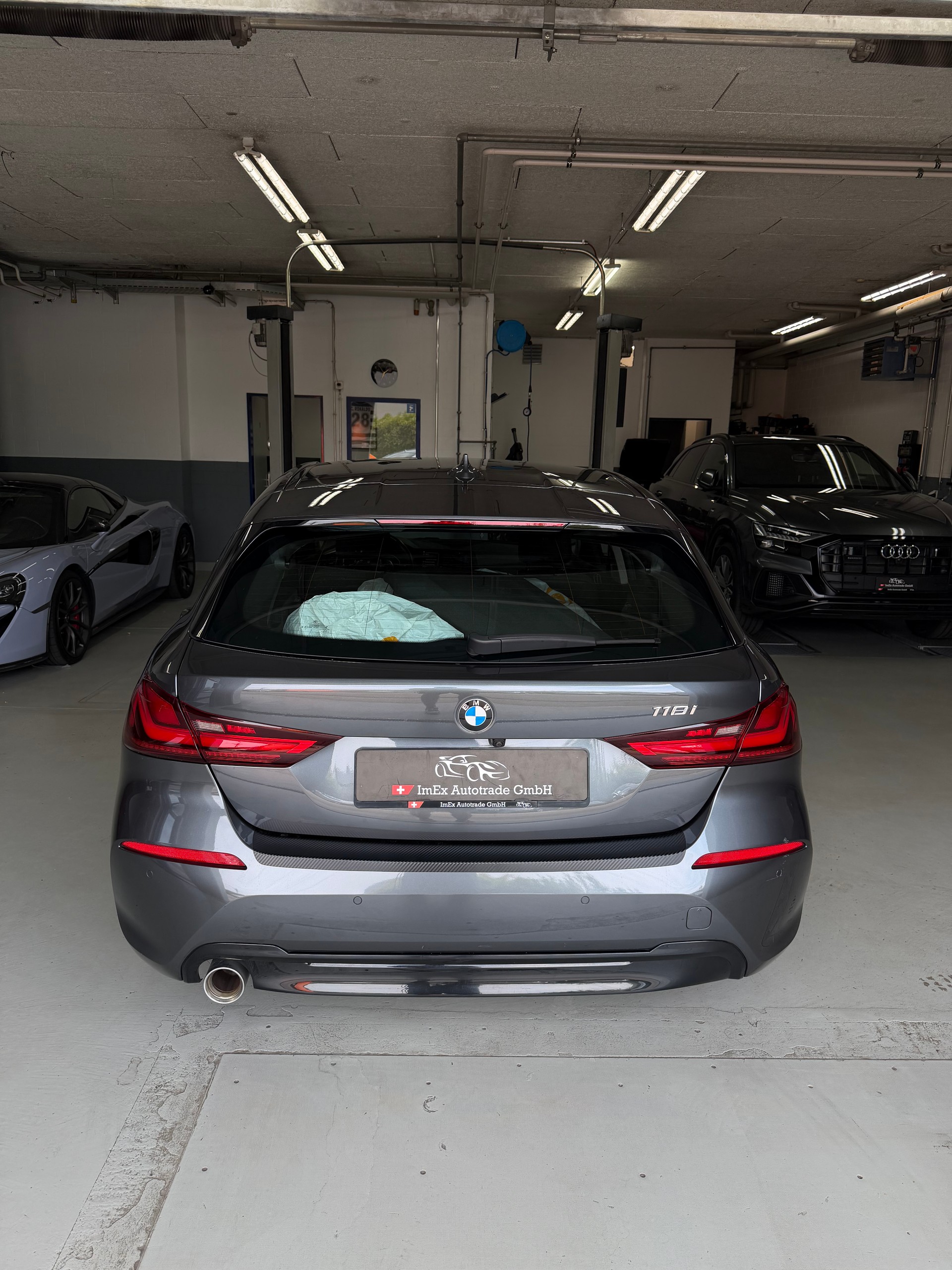 BMW 118i Sport Line * Head Up Display * Rückfahrkamera * Totwinkel * Spurhalteassistent-image-6