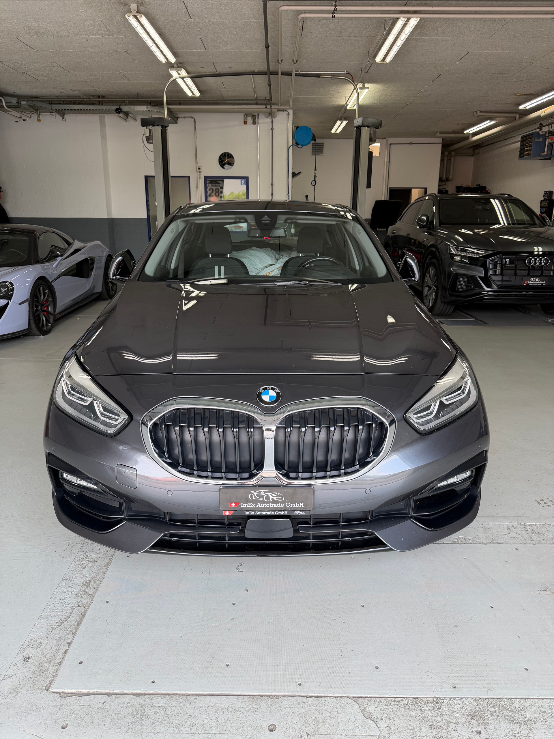 BMW 118i Sport Line * Head Up Display * Rückfahrkamera * Totwinkel * Spurhalteassistent-image-2