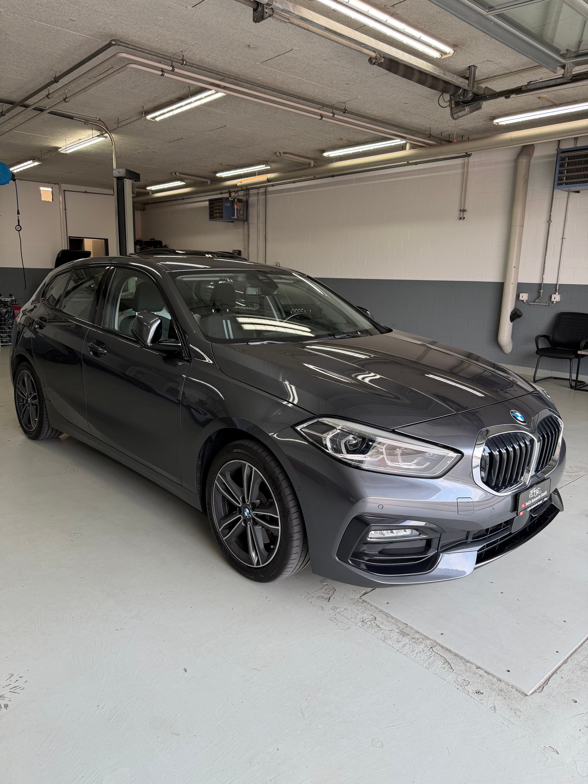 BMW 118i Sport Line * Head Up Display * Rückfahrkamera * Totwinkel * Spurhalteassistent-image-1