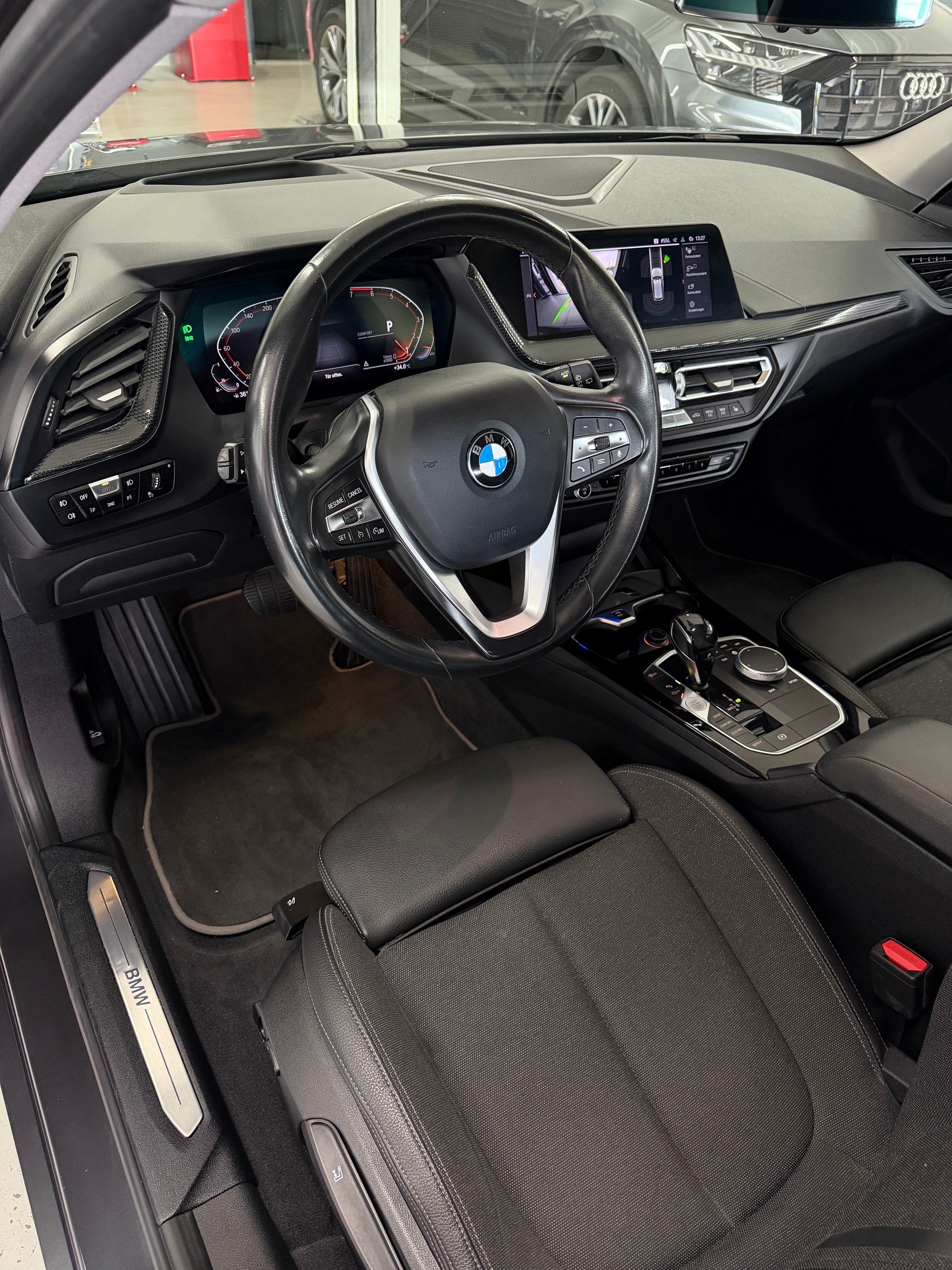 BMW 118i Sport Line * Head Up Display * Rückfahrkamera * Totwinkel * Spurhalteassistent-image-7