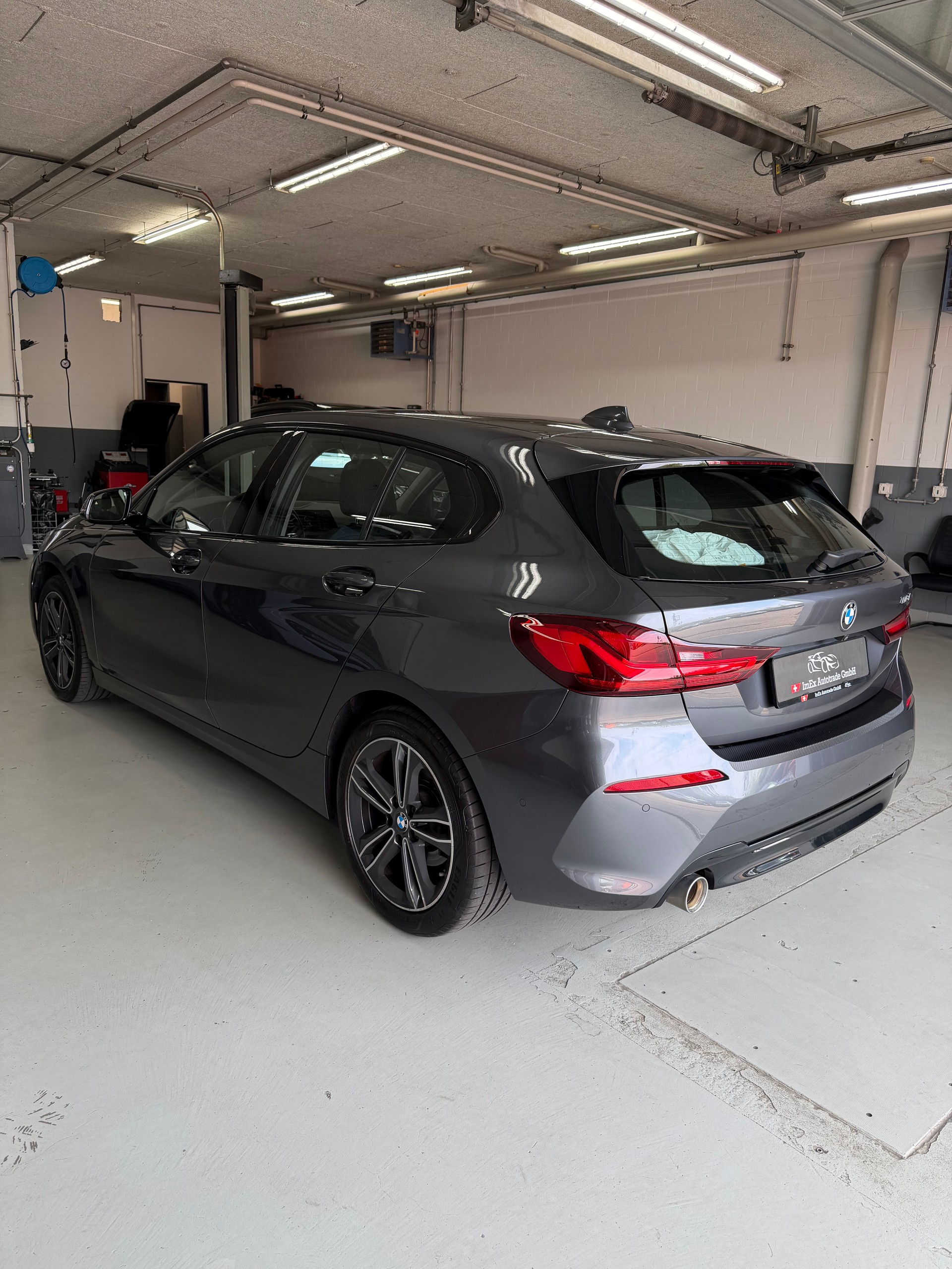 BMW 118i Sport Line * Head Up Display * Rückfahrkamera * Totwinkel * Spurhalteassistent-image-4