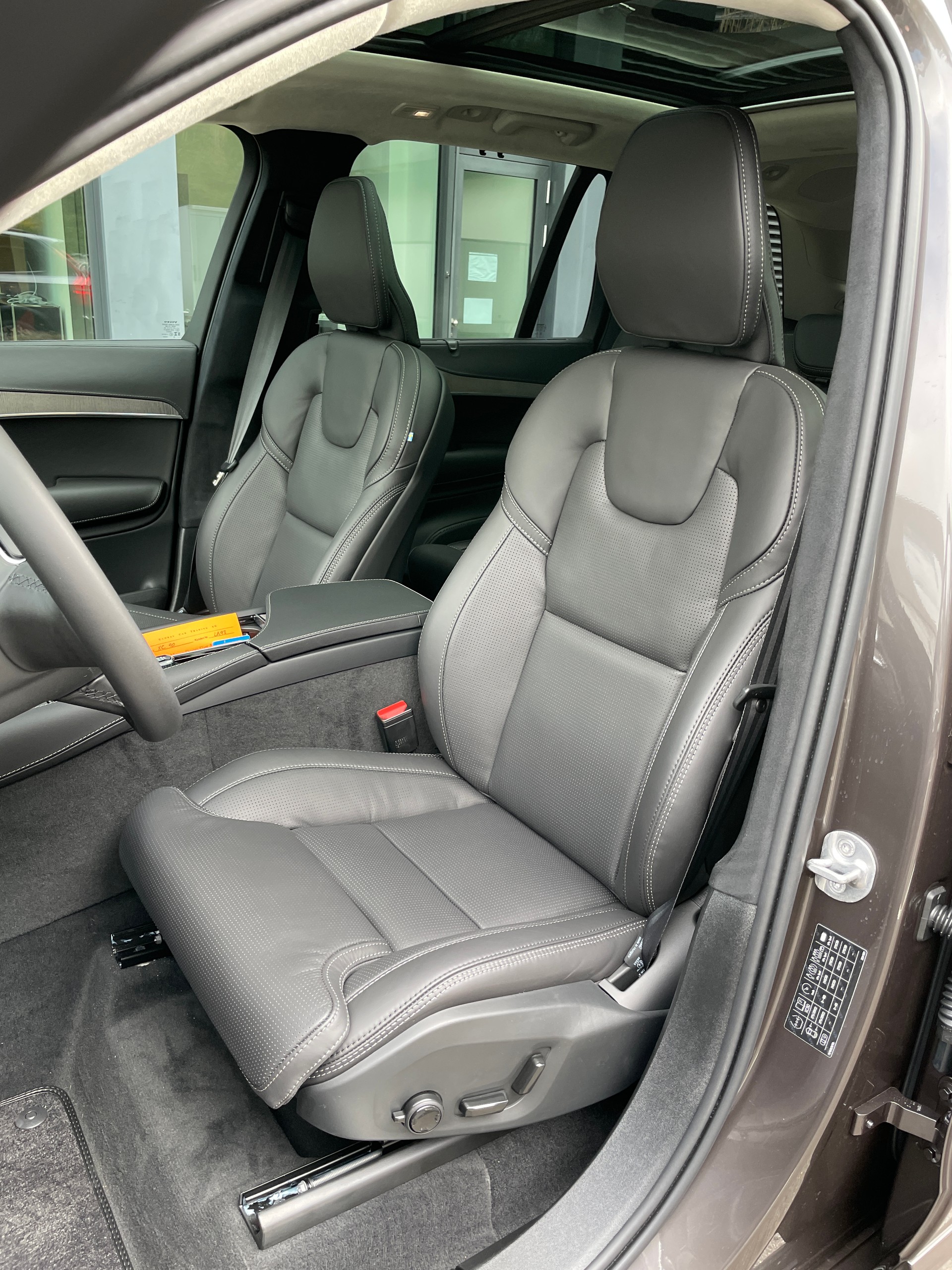 VOLVO XC90 B5 Diesel Mild Hybrid AWD Ultimate Dark Geartronic - 7 Sitzer-image-12