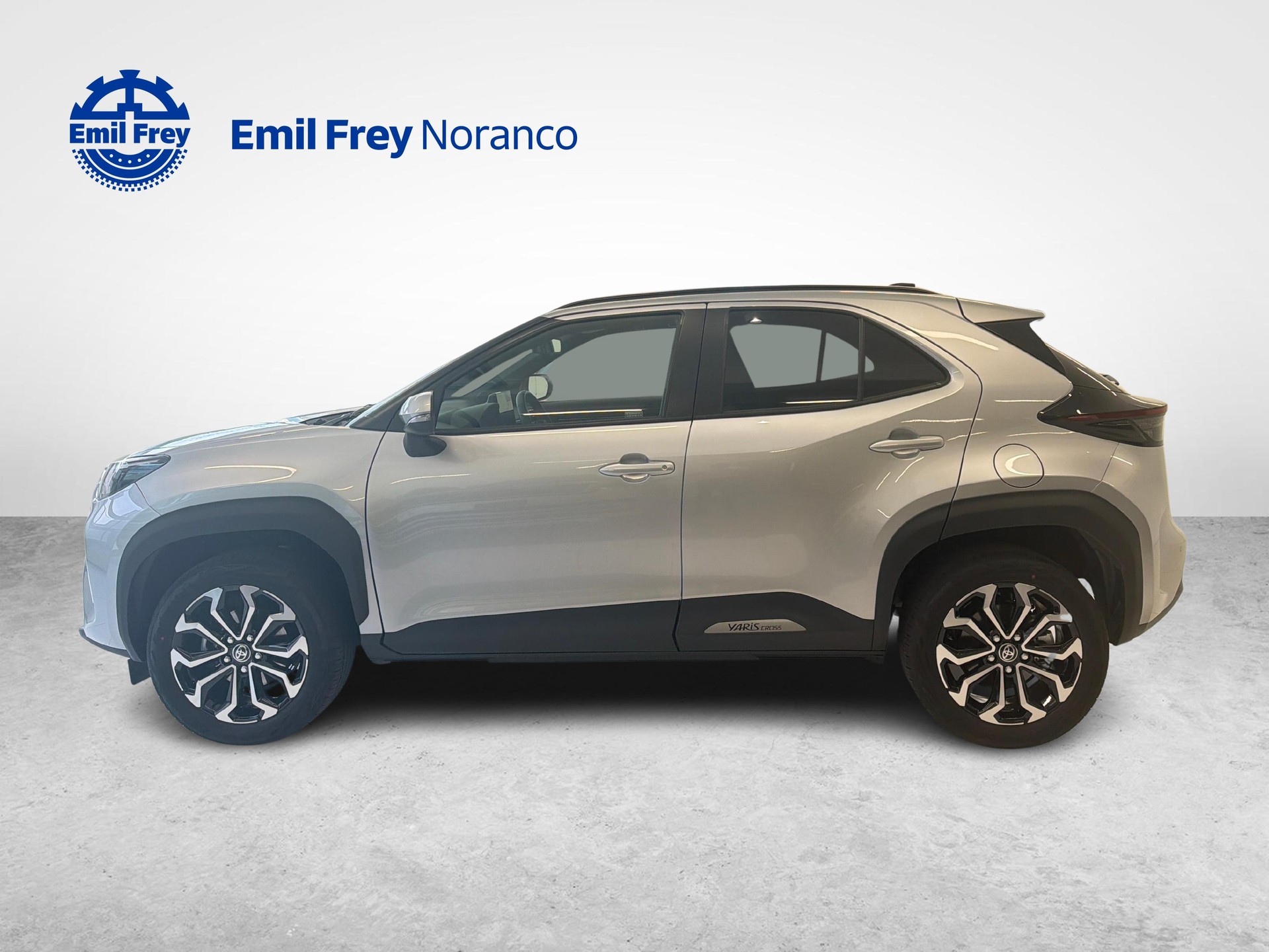 TOYOTA Yaris Cross 1.5 VVT-i HSD Trend AWD-i - Ruote invernali & Servizi inclusi-image-1