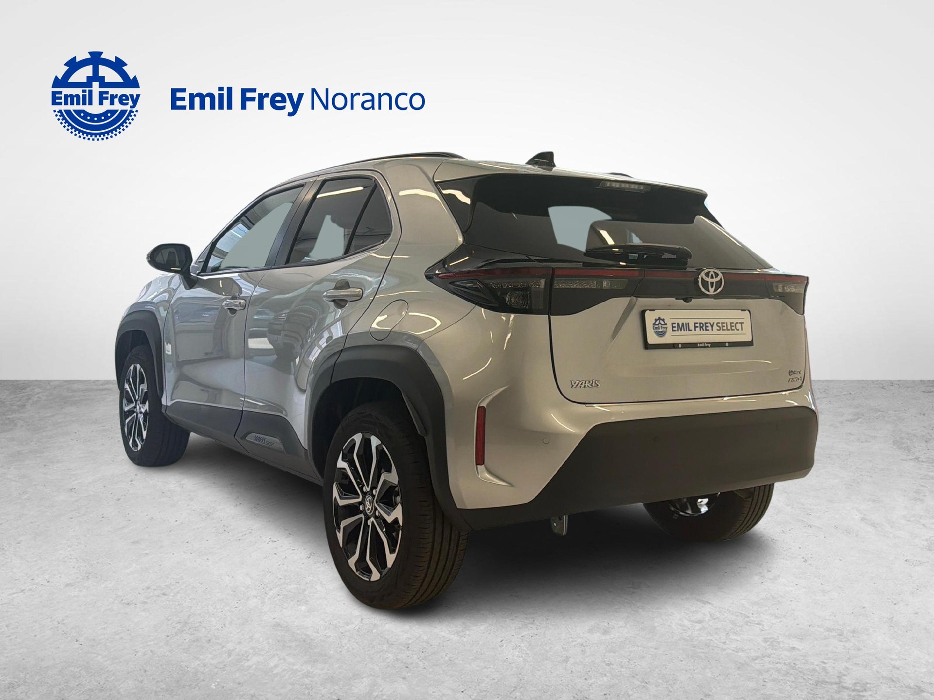 TOYOTA Yaris Cross 1.5 VVT-i HSD Trend AWD-i - Ruote invernali & Servizi inclusi-image-2