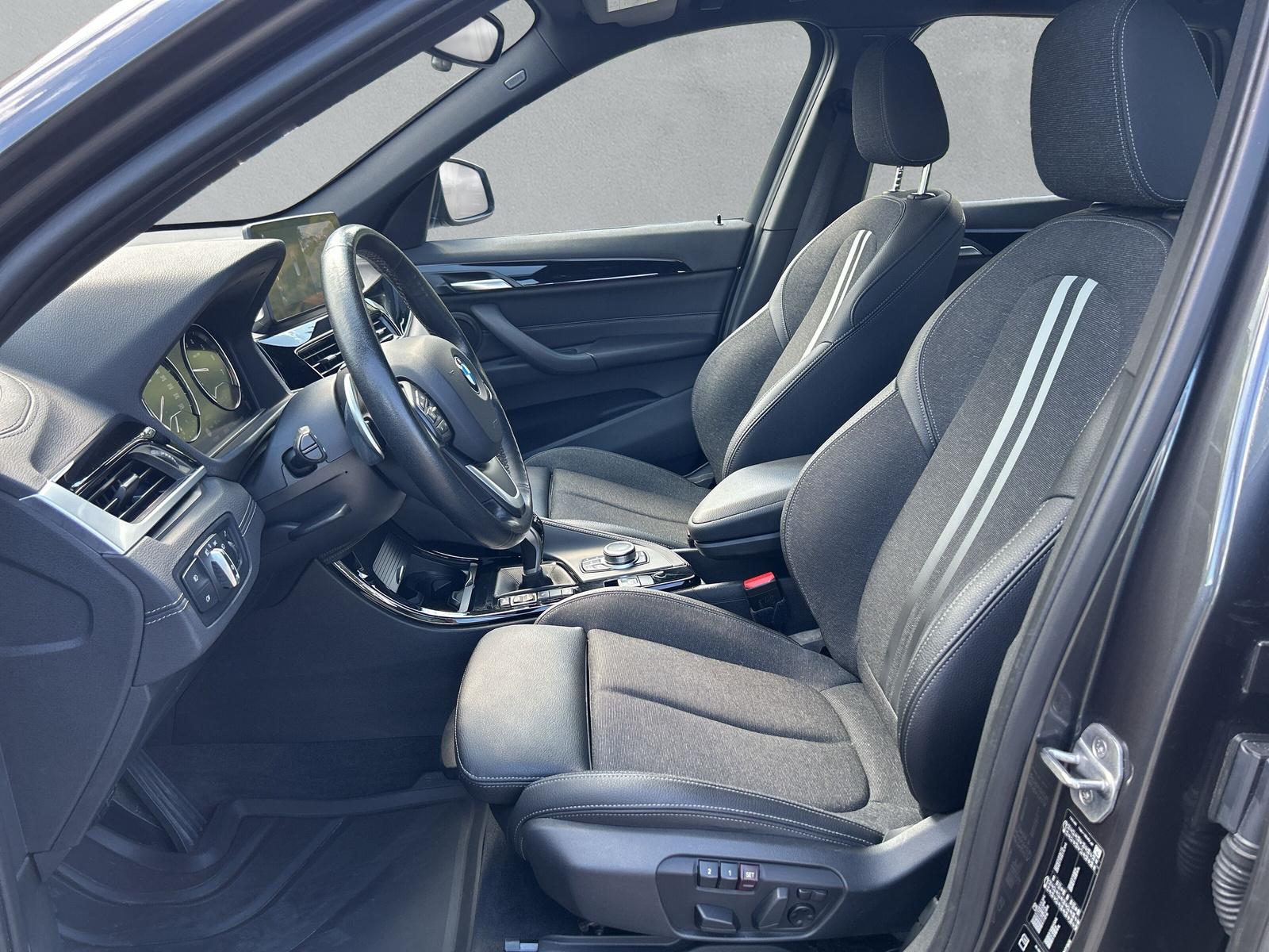 BMW X1 20i Sport Line xDrive F48 (CH9-image-11