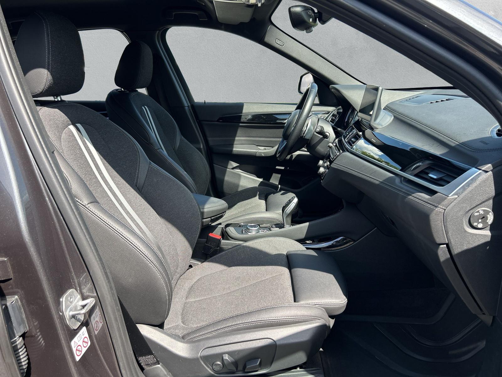 BMW X1 20i Sport Line xDrive F48 (CH9-image-12