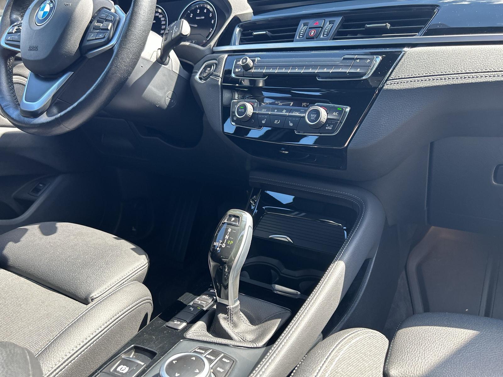 BMW X1 20i Sport Line xDrive F48 (CH9-image-14