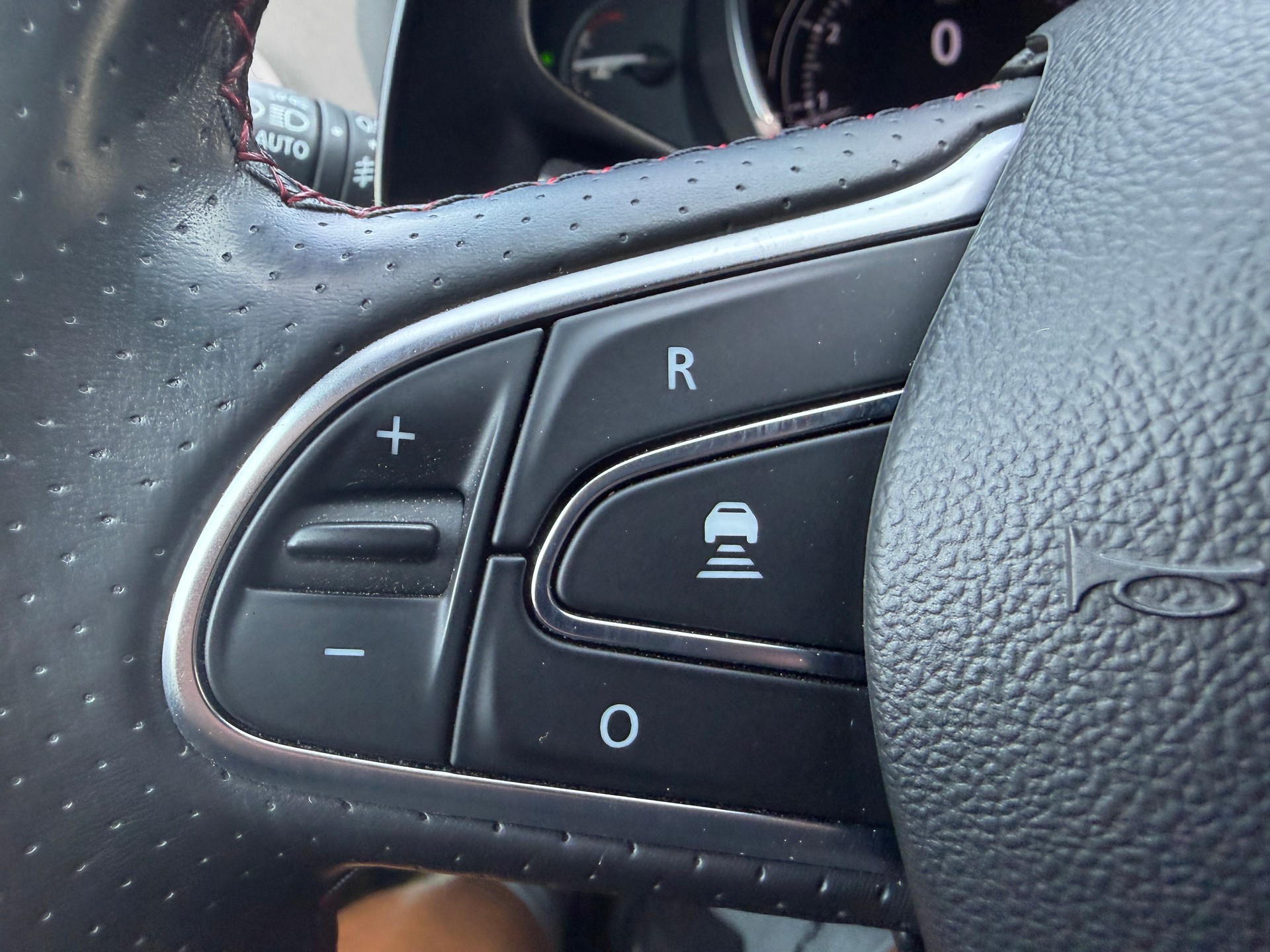 RENAULT Mégane Sport 1.8 T Trophy EDC-image-10