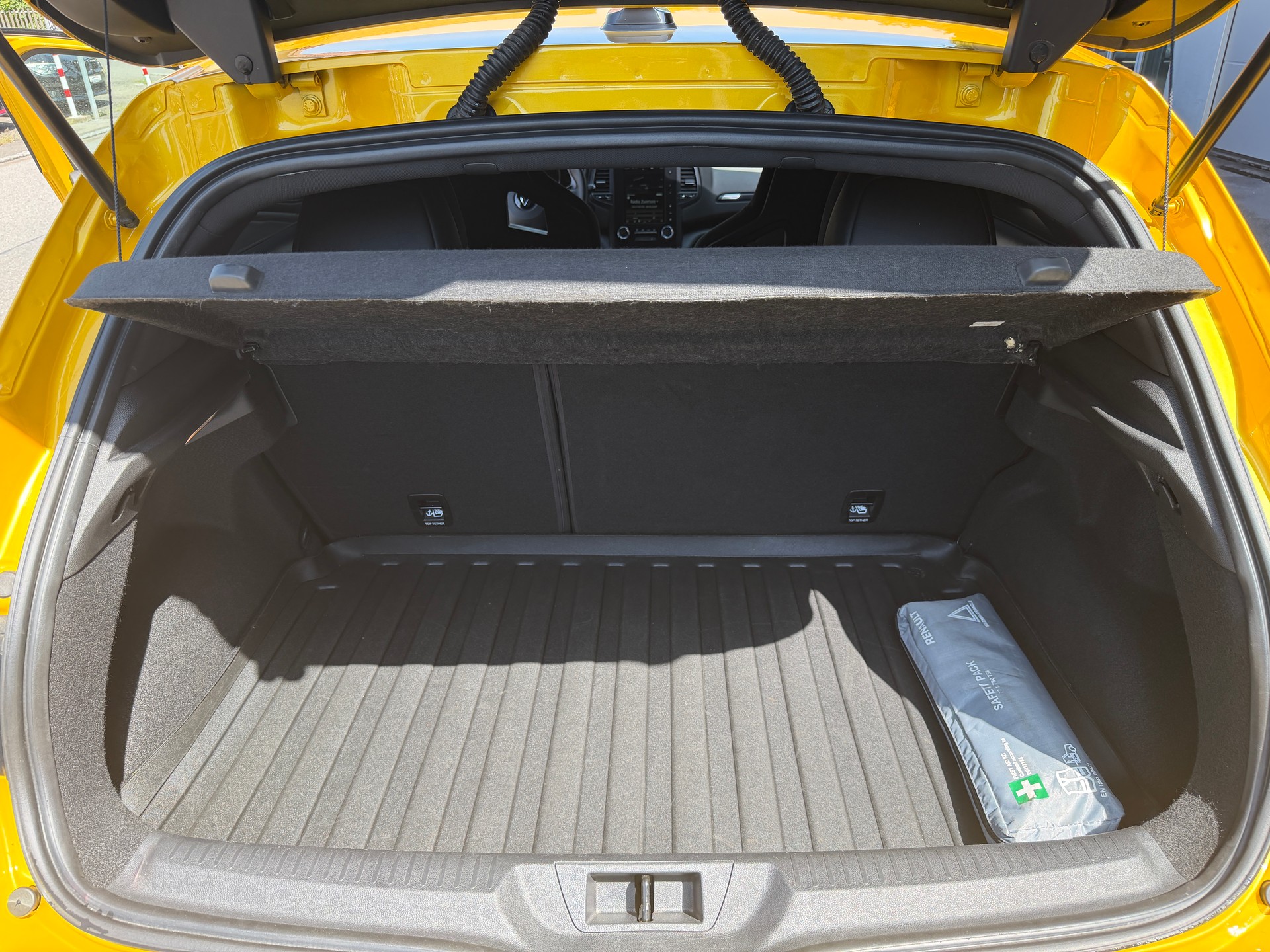 RENAULT Mégane Sport 1.8 T Trophy EDC-image-6
