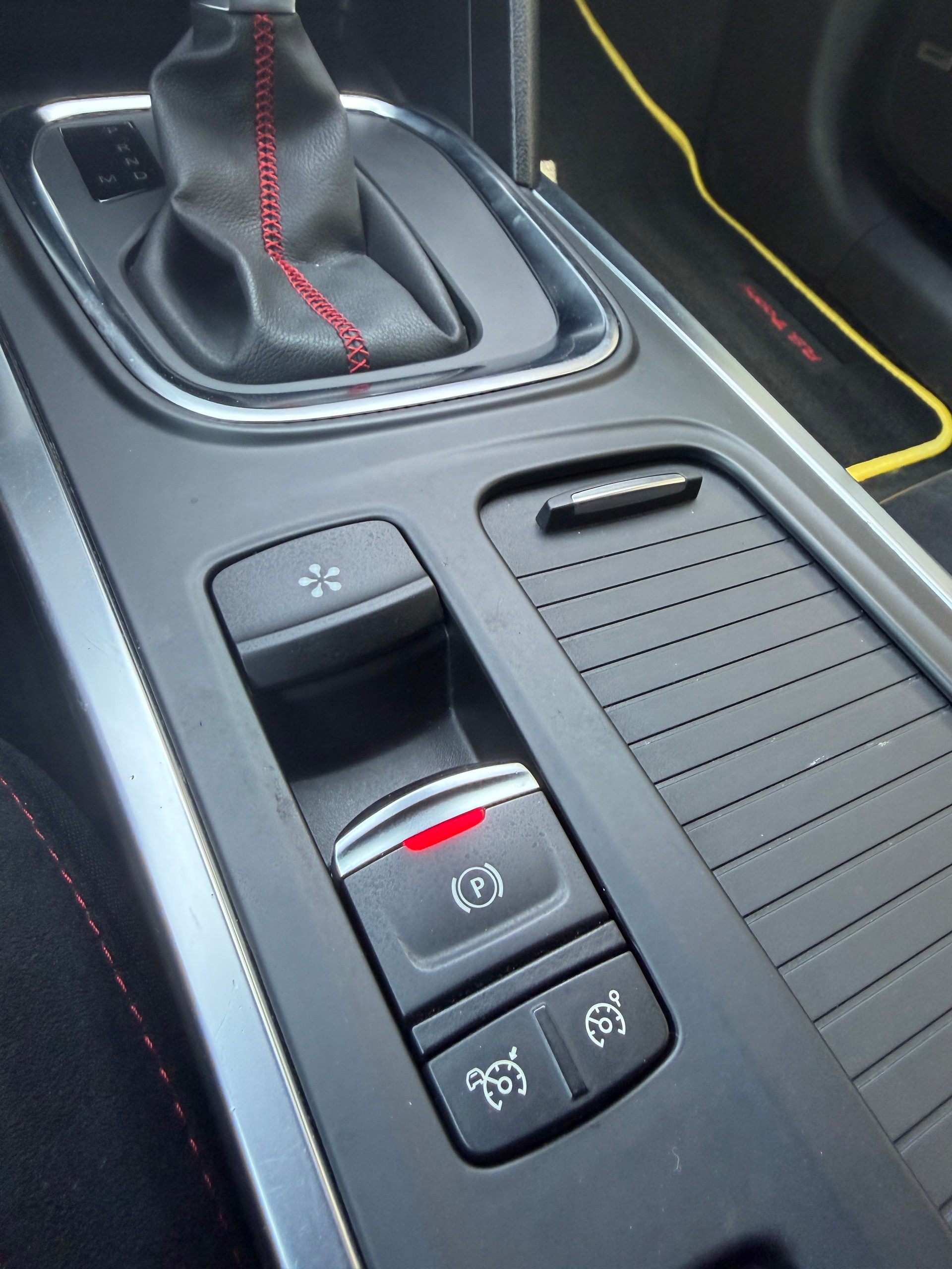 RENAULT Mégane Sport 1.8 T Trophy EDC-image-12