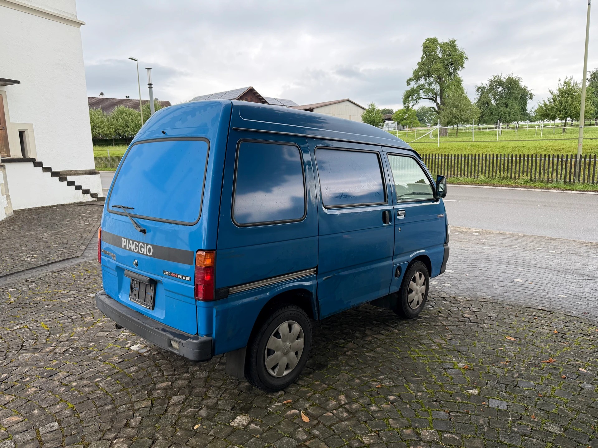 PIAGGIO Porter 1.3 4x4 Umo 4x4 / Kasten / 1 Hand / CH-Fahrzeug / Schiebetür links & rechts-image-4