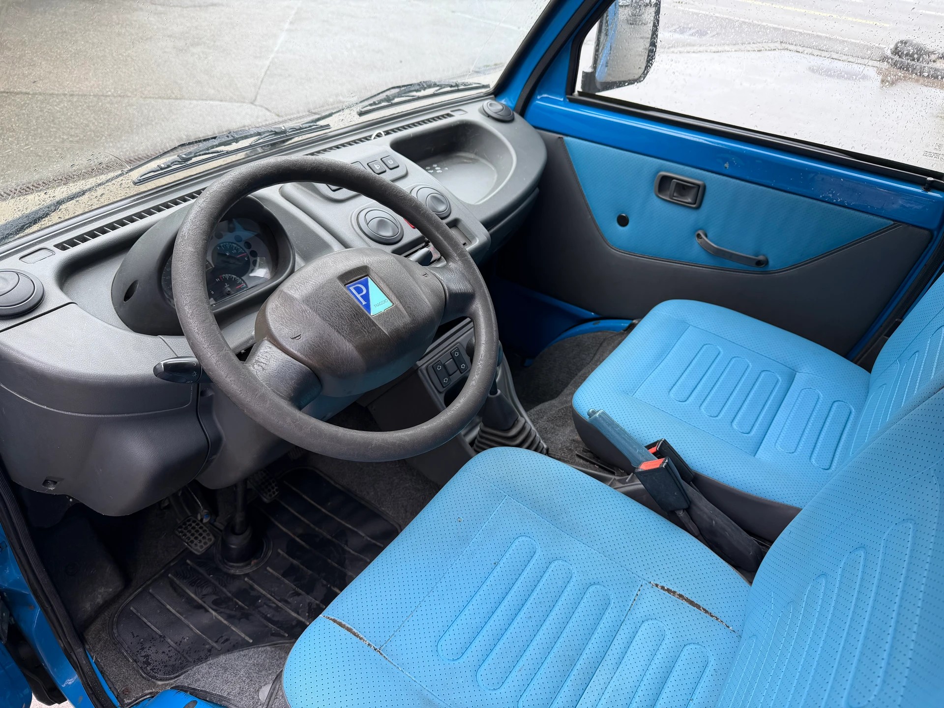 PIAGGIO Porter 1.3 4x4 Umo 4x4 / Kasten / 1 Hand / CH-Fahrzeug / Schiebetür links & rechts-image-9
