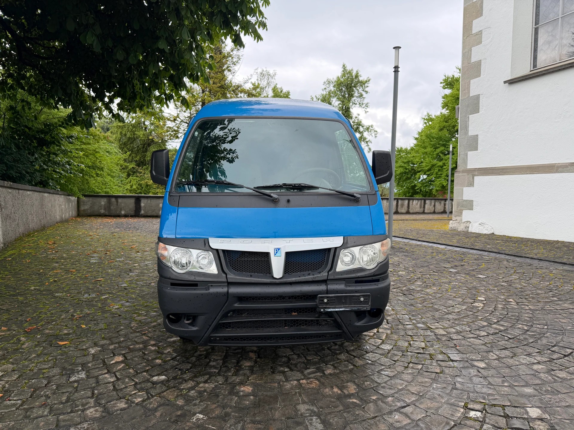 PIAGGIO Porter 1.3 4x4 Umo 4x4 / Kasten / 1 Hand / CH-Fahrzeug / Schiebetür links & rechts-image-1