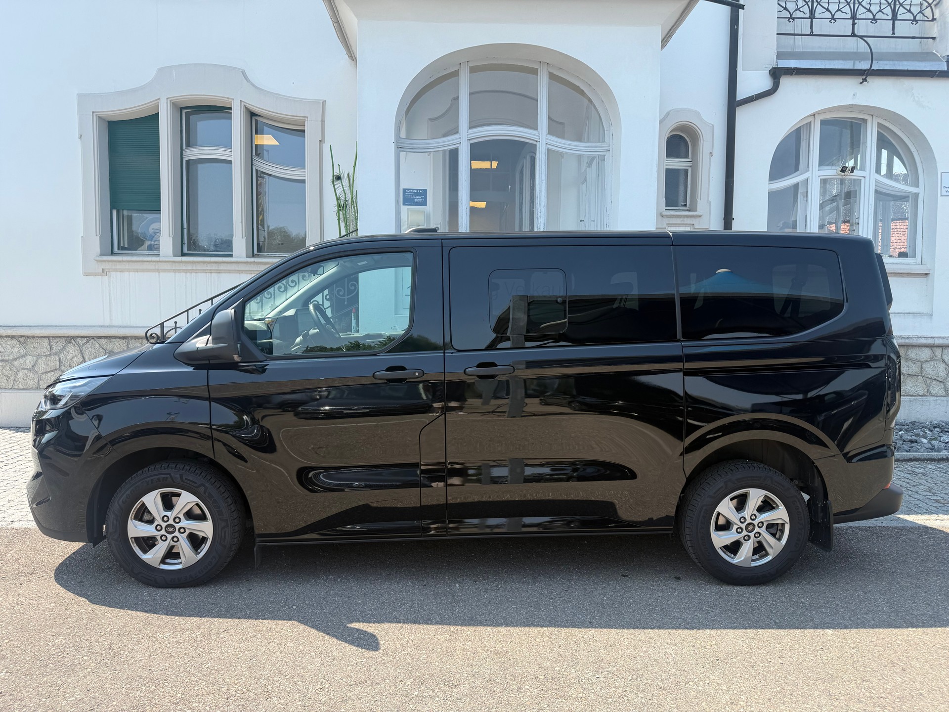 FORD Transit C Kombi 320 L1 2.0 EcoBlue 170 Trend-image-3