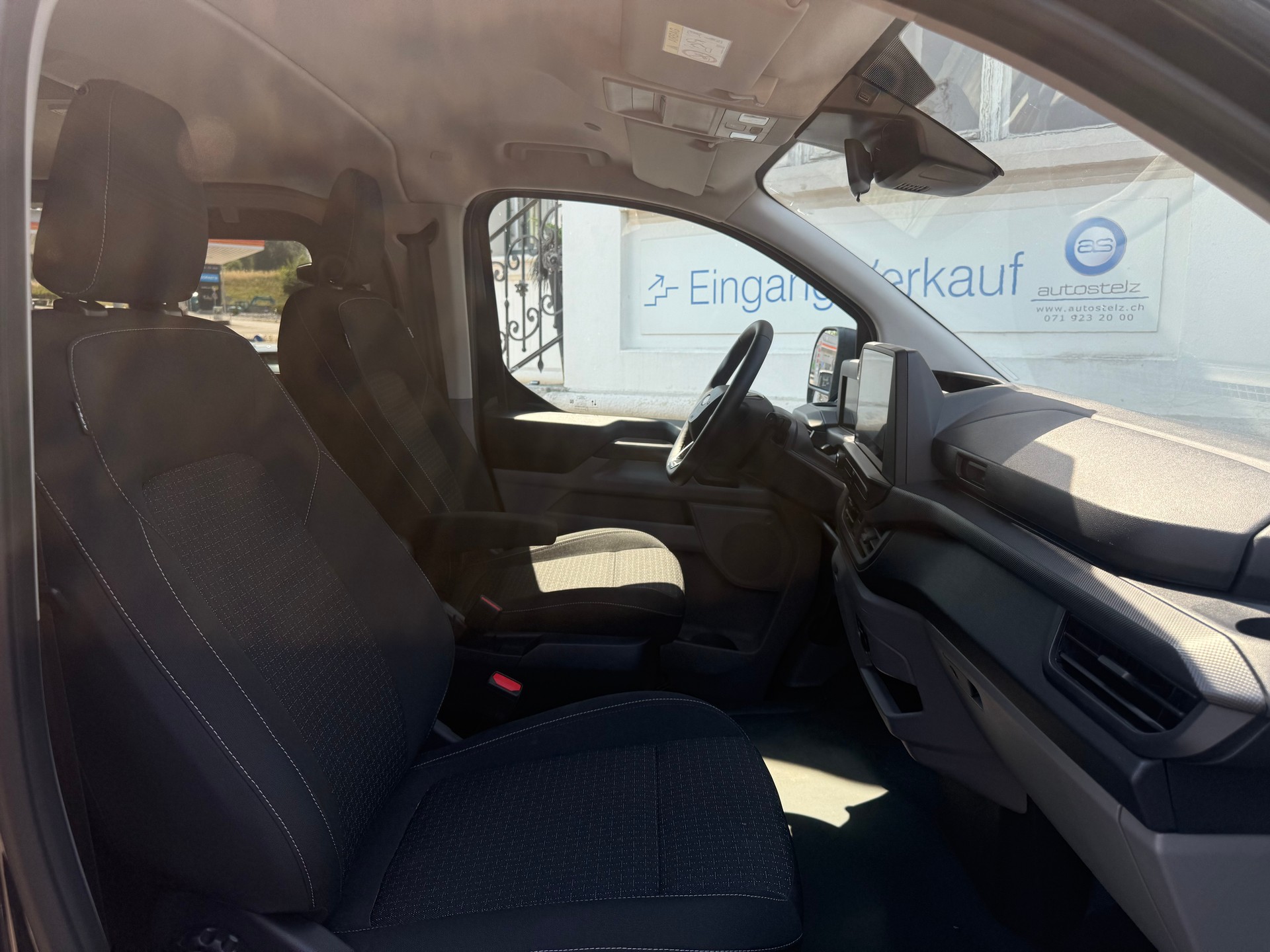 FORD Transit C Kombi 320 L1 2.0 EcoBlue 170 Trend-image-13